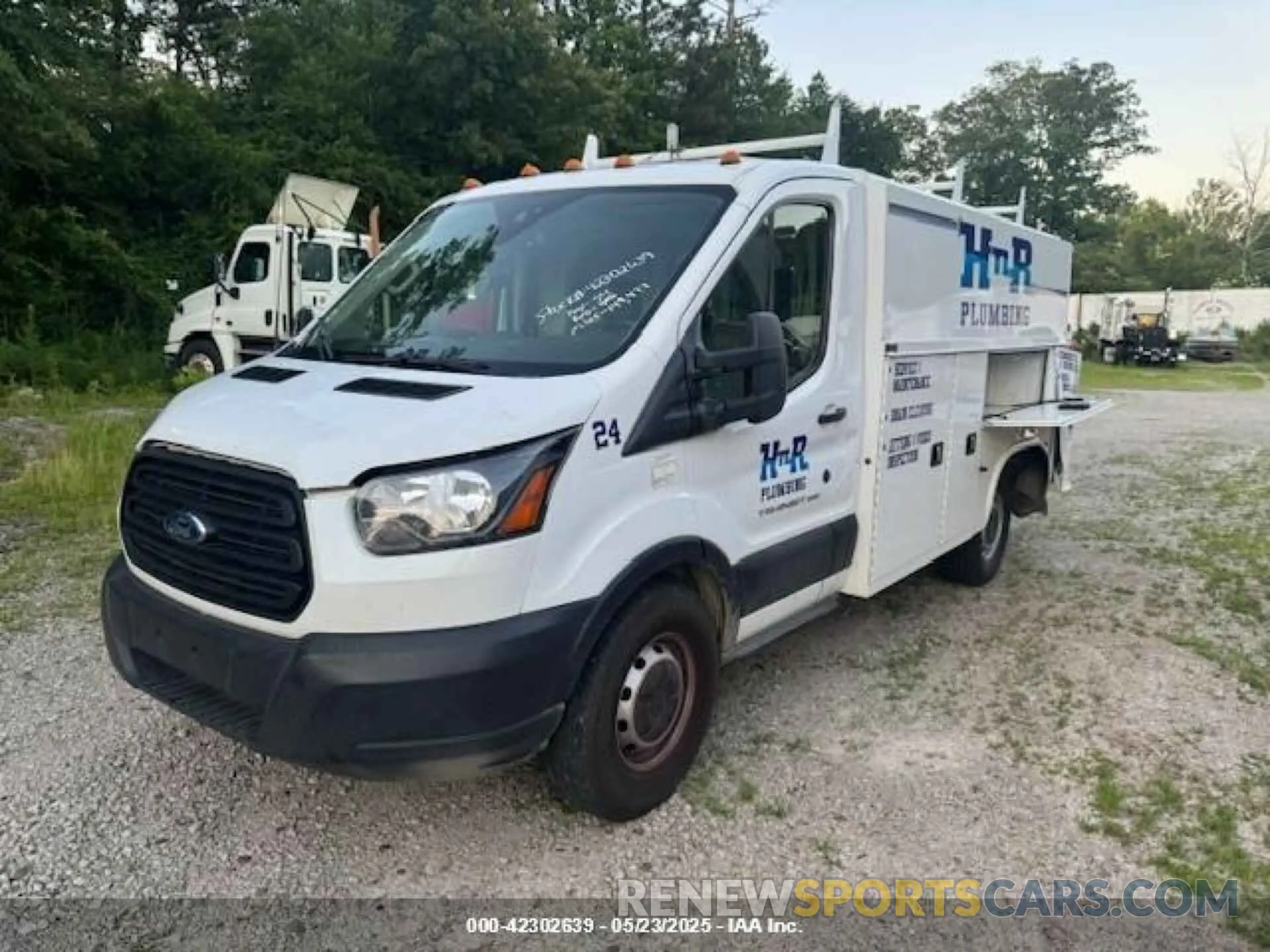 2 fotografías del automóvil dañado 1FDBW5PM5KKA21264 FORD TRANSIT-350 CUTAWAY 2019
