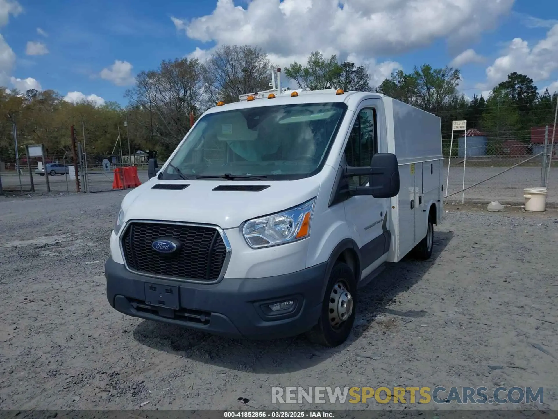 2 fotografías del automóvil dañado 1FDBF6P86LKB53296 FORD TRANSIT-350 CUTAWAY 2020
