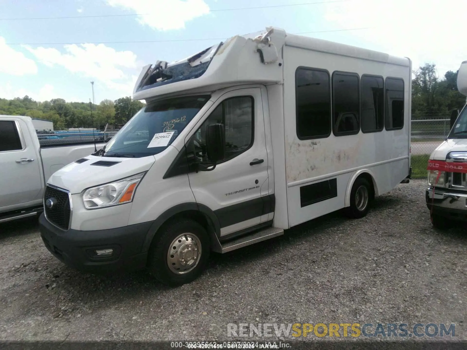 2 fotografías del automóvil dañado 1FDEU6PGXLKB18691 FORD TRANSIT-350 CUTAWAY 2020