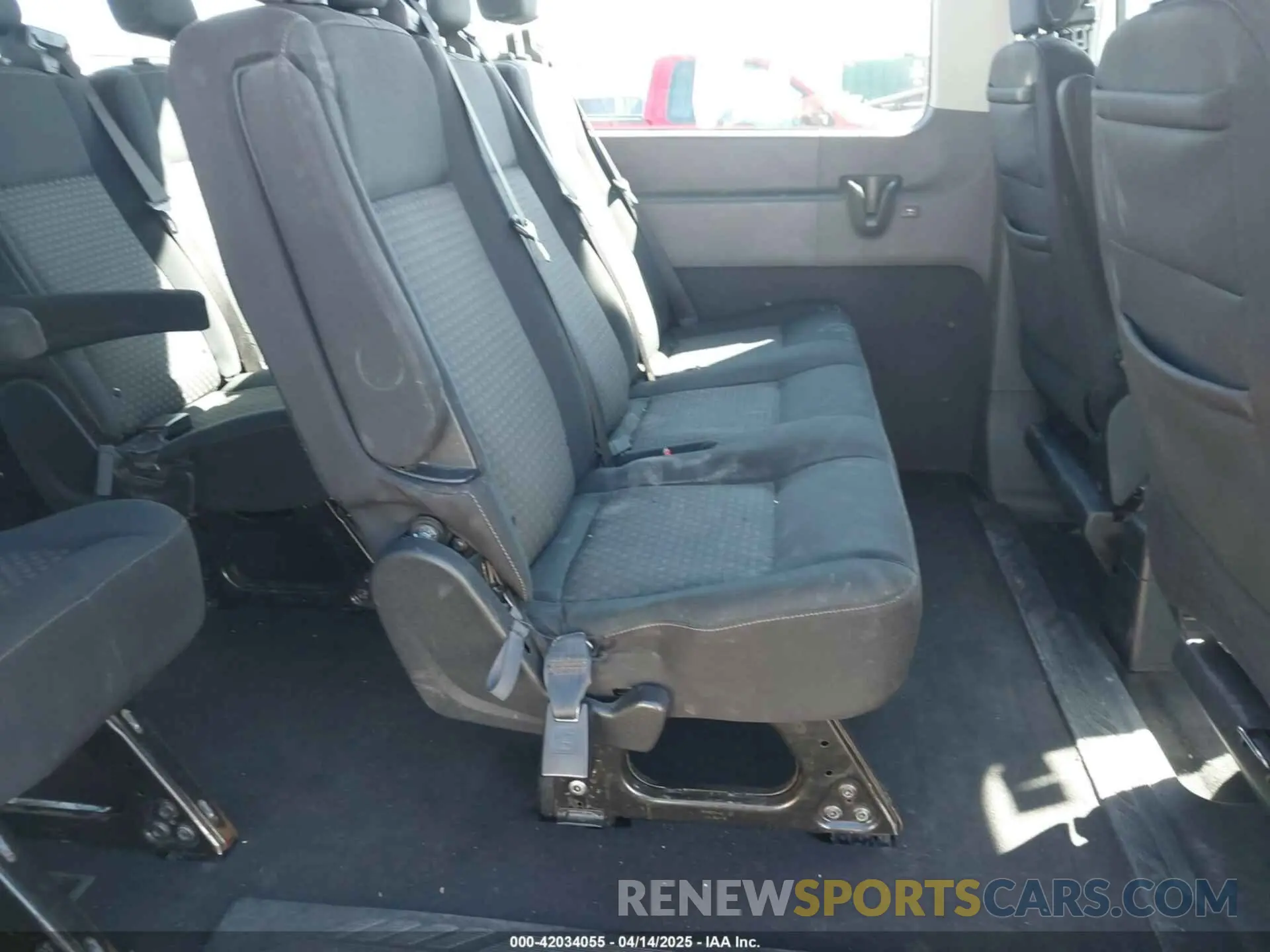 8 fotografías del automóvil dañado 1FBAX2C85LKA42853 FORD TRANSIT-350 PASSENGER VAN 2020