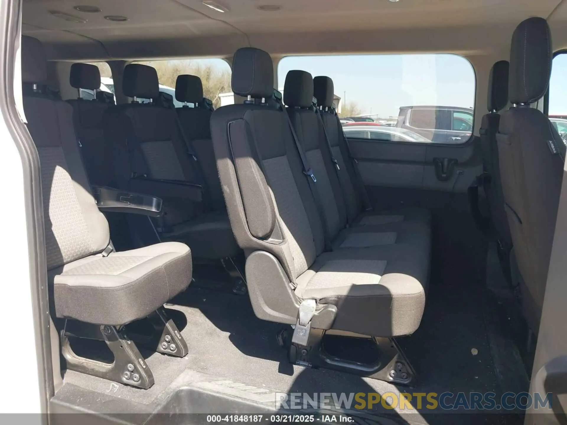 8 fotografías del automóvil dañado 1FBAX2Y86LKA23463 FORD TRANSIT-350 PASSENGER VAN 2020