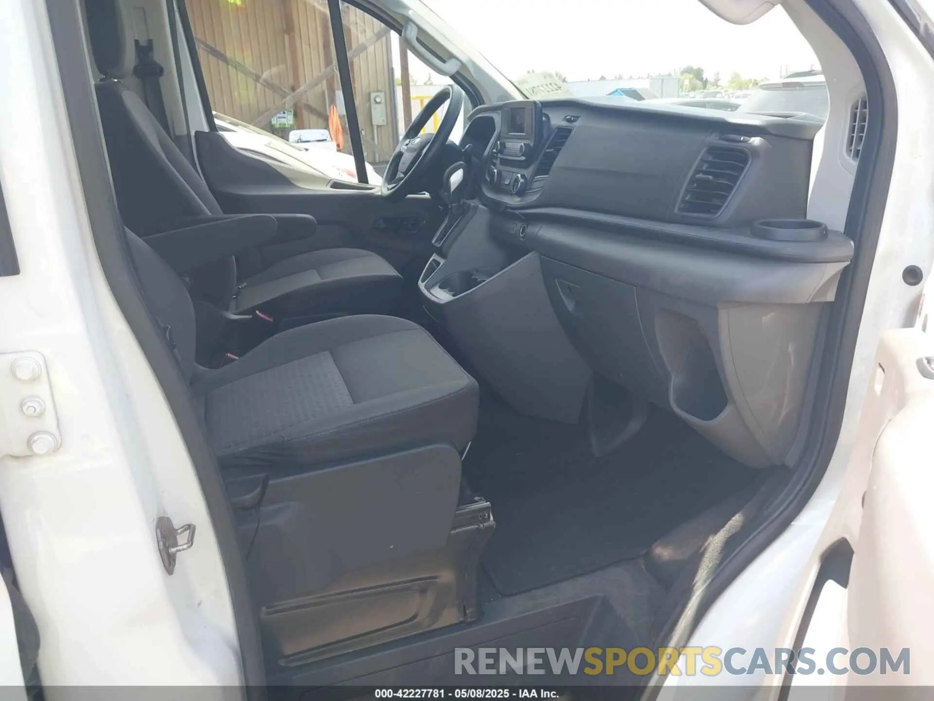 5 fotografías del automóvil dañado 1FBAX2Y81MKA64794 FORD TRANSIT-350 PASSENGER VAN 2021