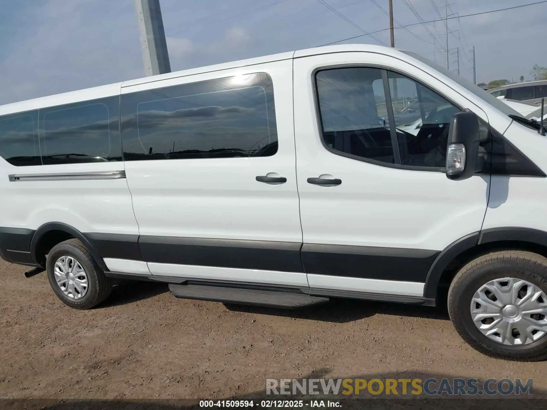 13 fotografías del automóvil dañado 1FBAX2Y85NKA67506 FORD TRANSIT-350 PASSENGER VAN 2022