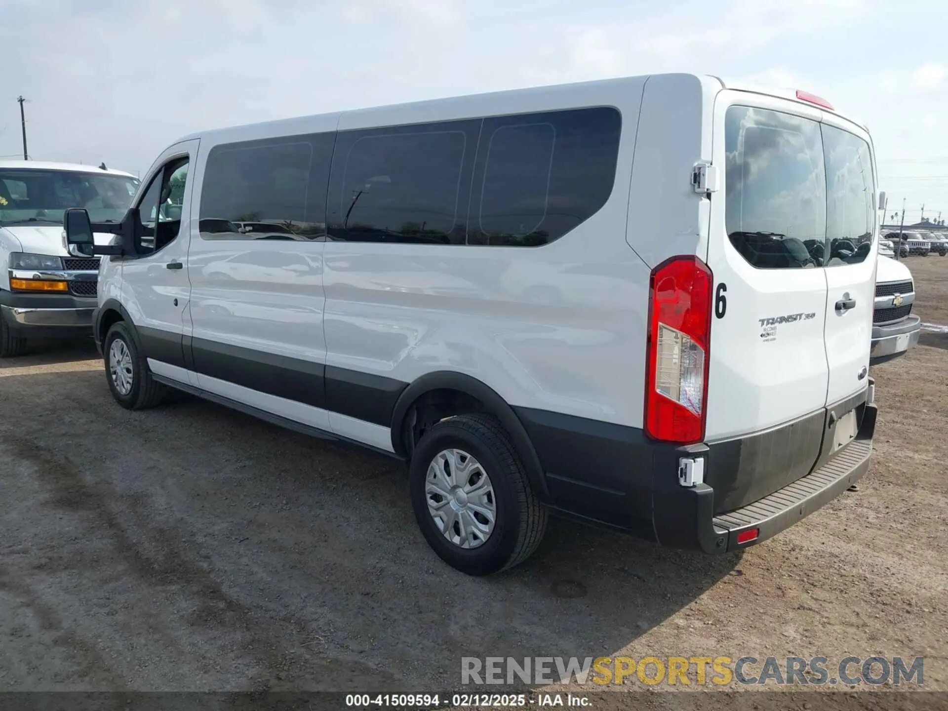 3 fotografías del automóvil dañado 1FBAX2Y85NKA67506 FORD TRANSIT-350 PASSENGER VAN 2022