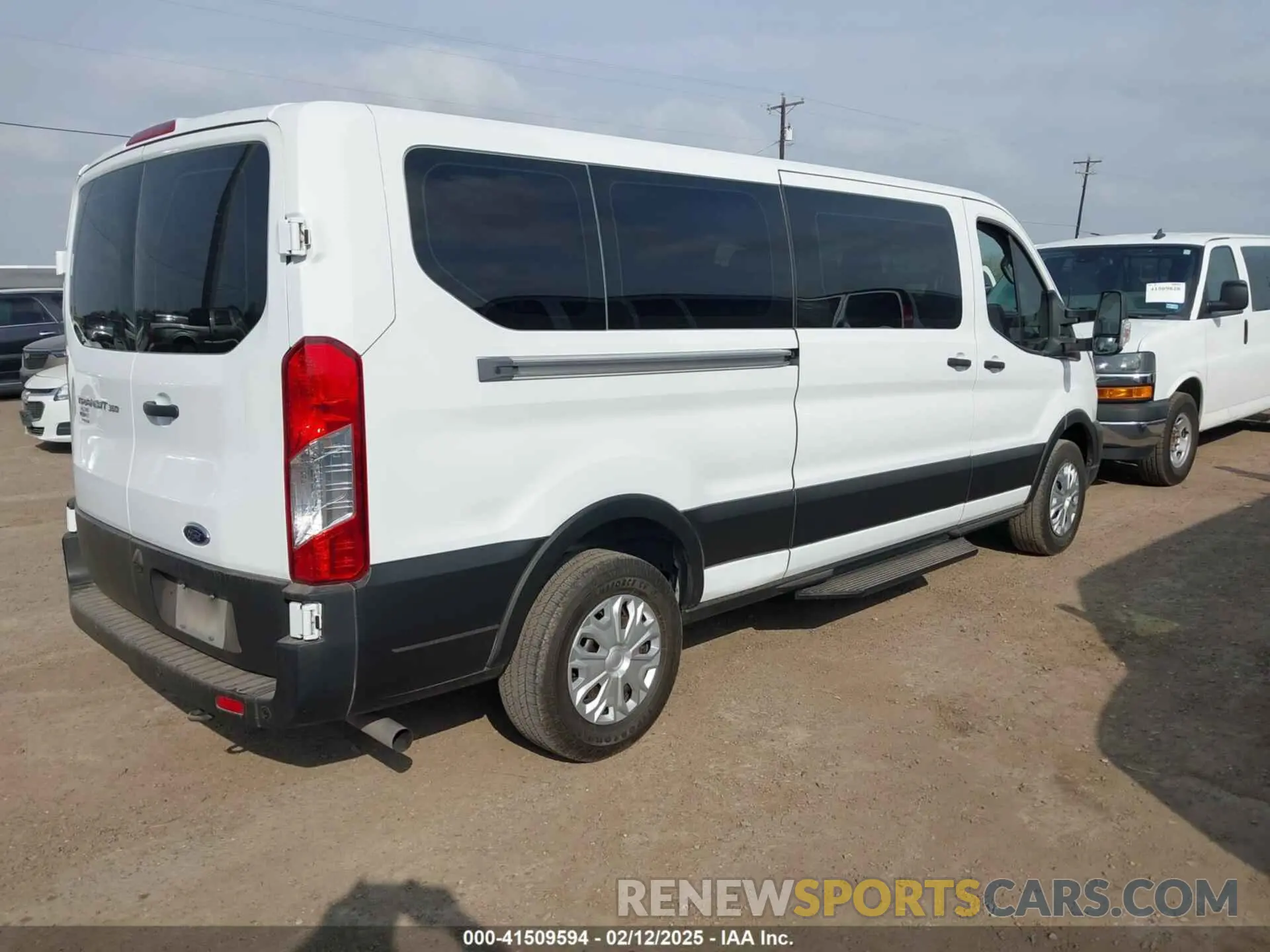 4 fotografías del automóvil dañado 1FBAX2Y85NKA67506 FORD TRANSIT-350 PASSENGER VAN 2022