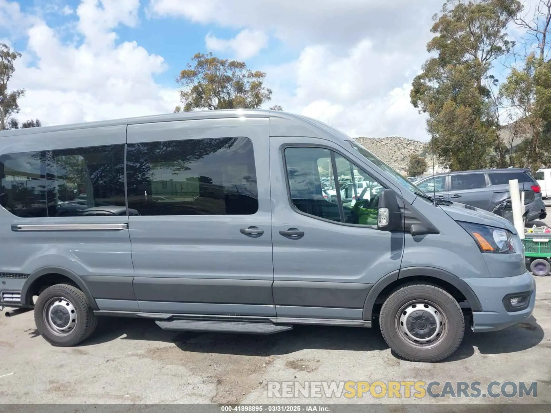 13 fotografías del automóvil dañado 1FBAX2C82PKB58582 FORD TRANSIT-350 PASSENGER VAN 2023