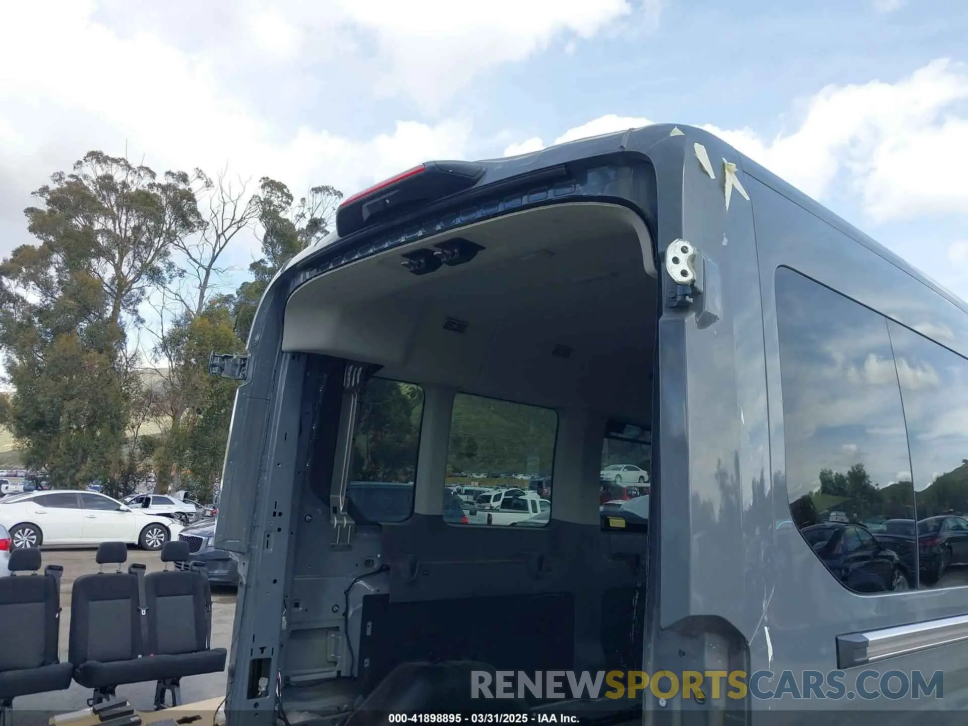 18 fotografías del automóvil dañado 1FBAX2C82PKB58582 FORD TRANSIT-350 PASSENGER VAN 2023