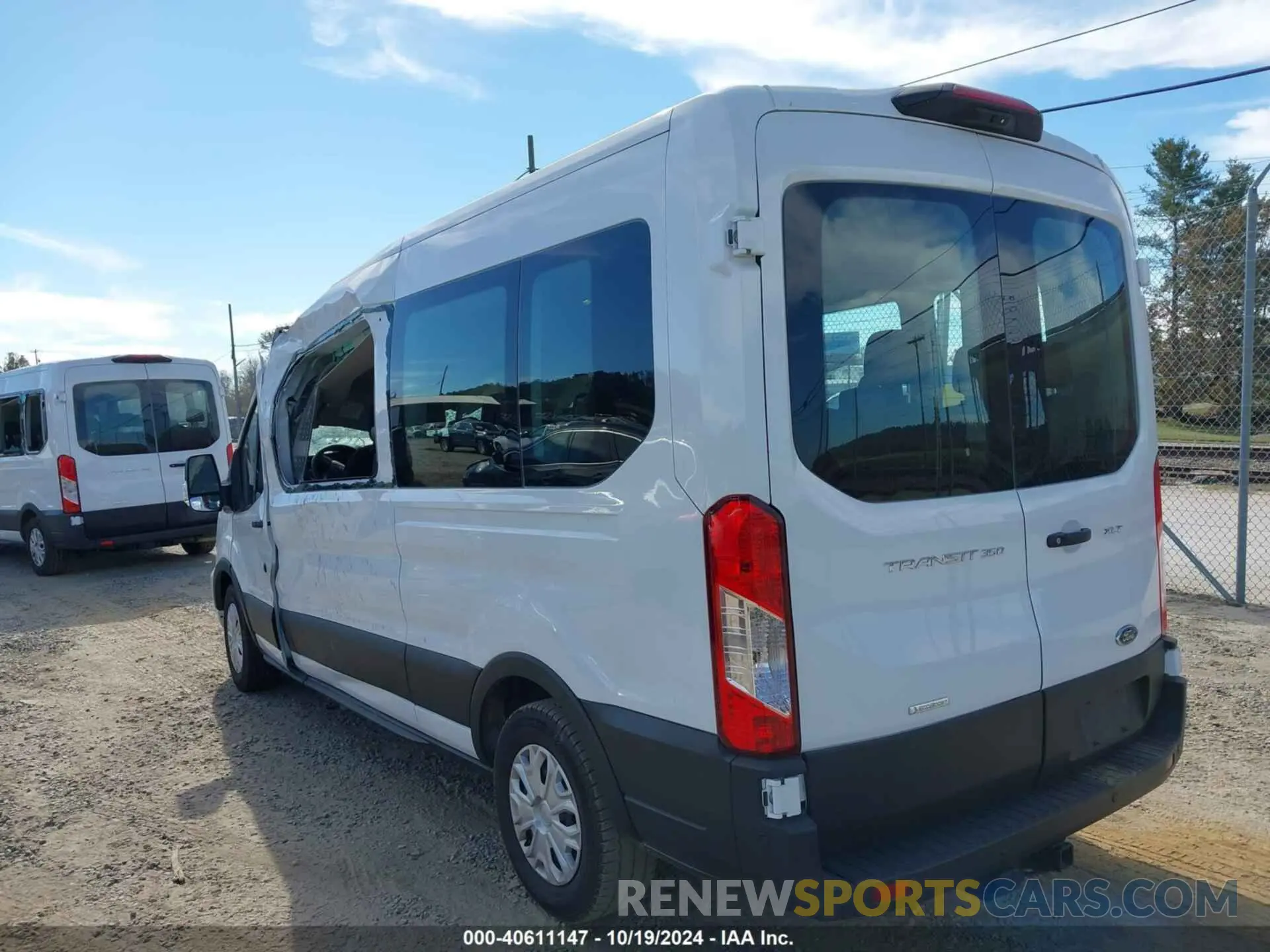 3 fotografías del automóvil dañado 1FBAX2CG0PKB68650 FORD TRANSIT-350 PASSENGER VAN 2023
