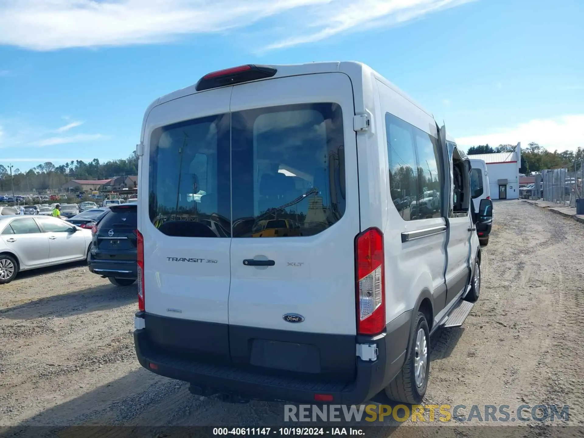 4 fotografías del automóvil dañado 1FBAX2CG0PKB68650 FORD TRANSIT-350 PASSENGER VAN 2023