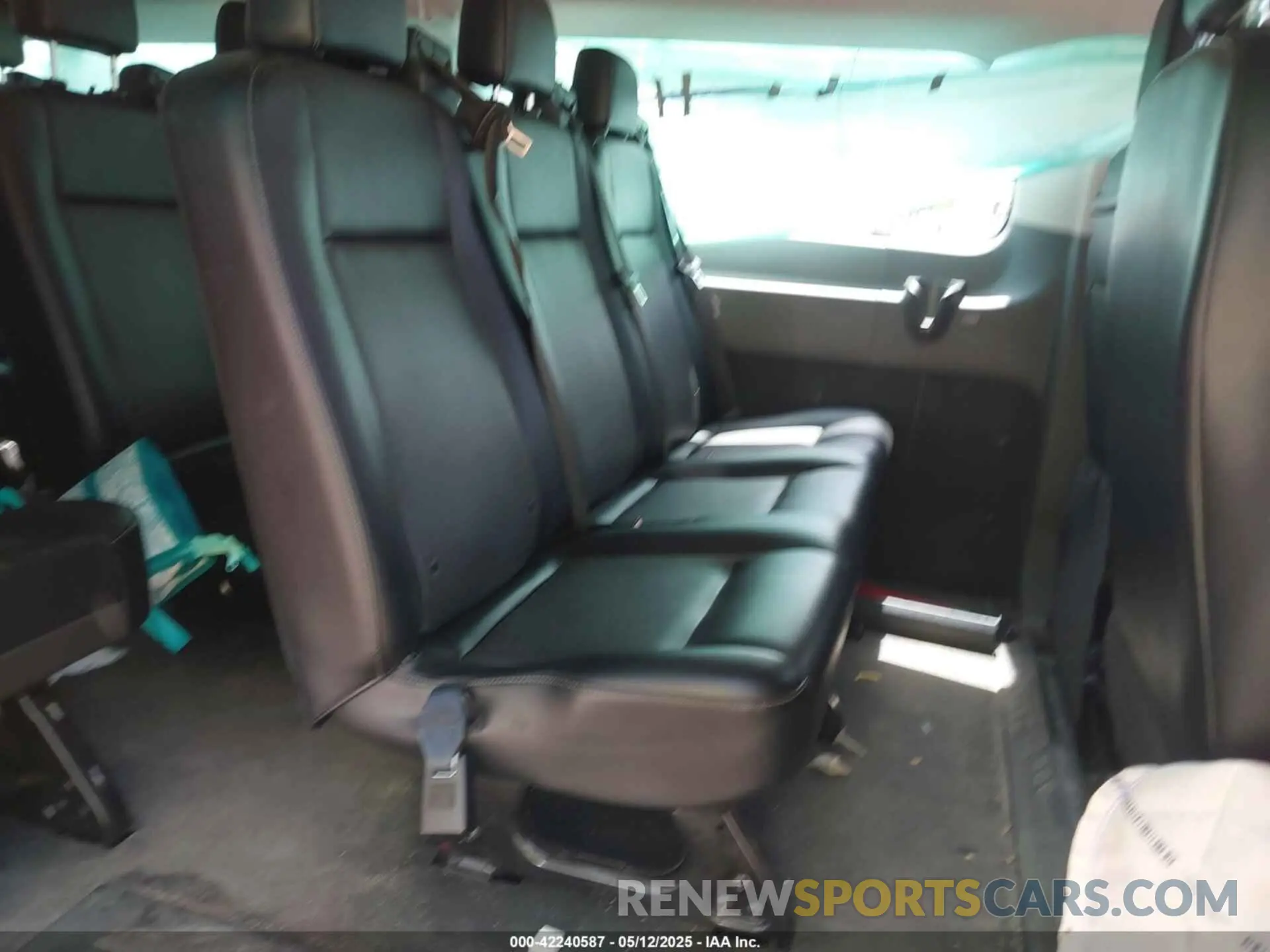 8 fotografías del automóvil dañado 1FBAX2Y82PKA55722 FORD TRANSIT-350 PASSENGER VAN 2023