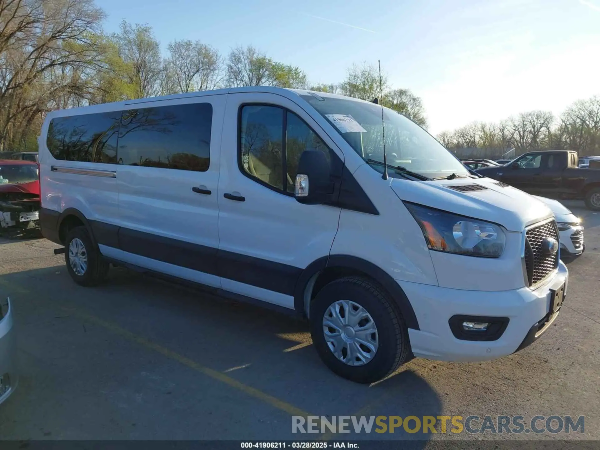 13 fotografías del automóvil dañado 1FBAX2YG1PKA89545 FORD TRANSIT-350 PASSENGER VAN 2023