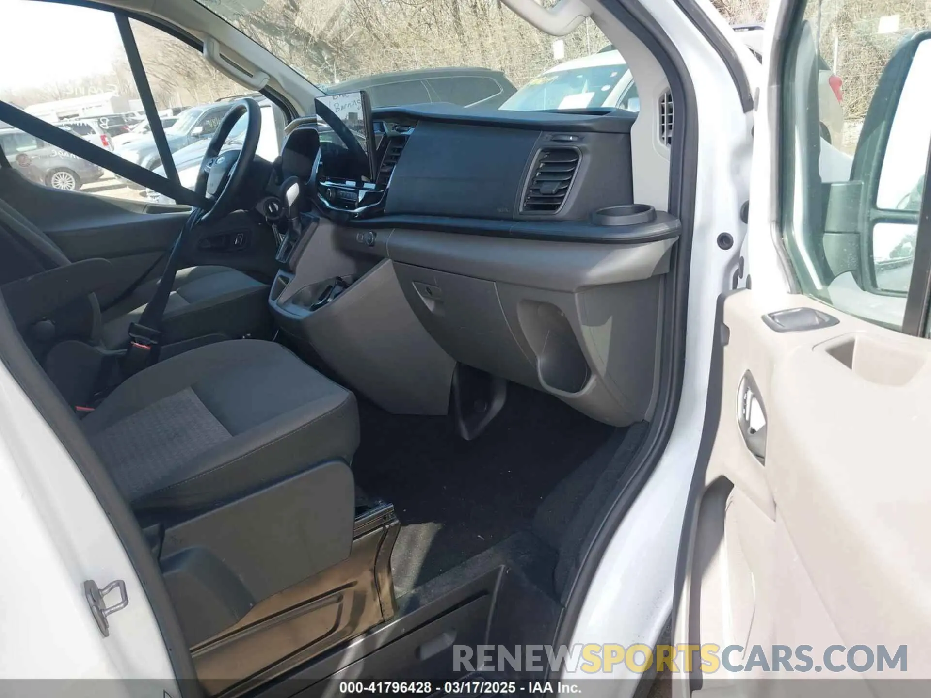 5 fotografías del automóvil dañado 1FBAX2YG2PKA45201 FORD TRANSIT-350 PASSENGER VAN 2023