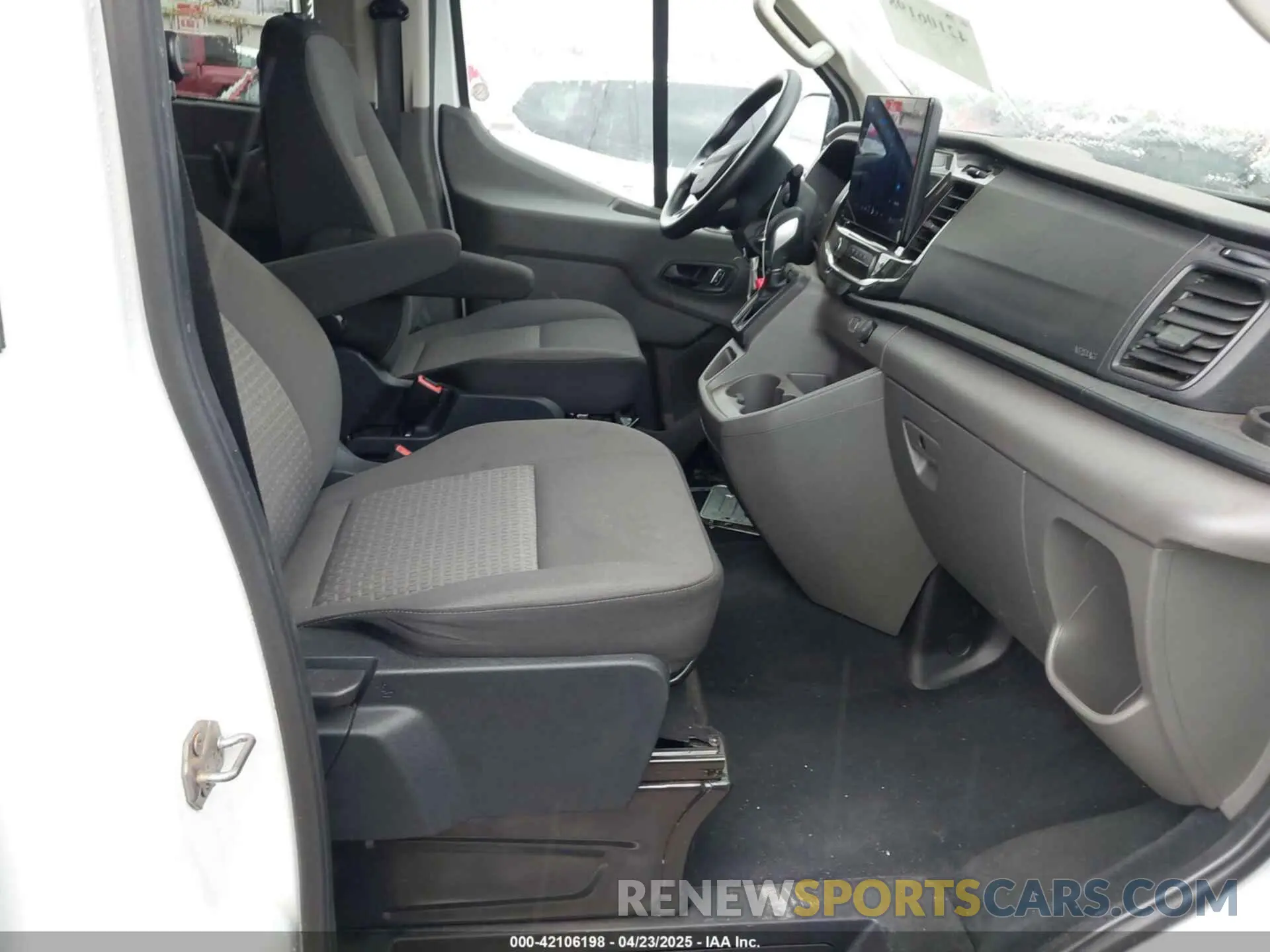 5 fotografías del automóvil dañado 1FBAX2YG2PKA91028 FORD TRANSIT-350 PASSENGER VAN 2023