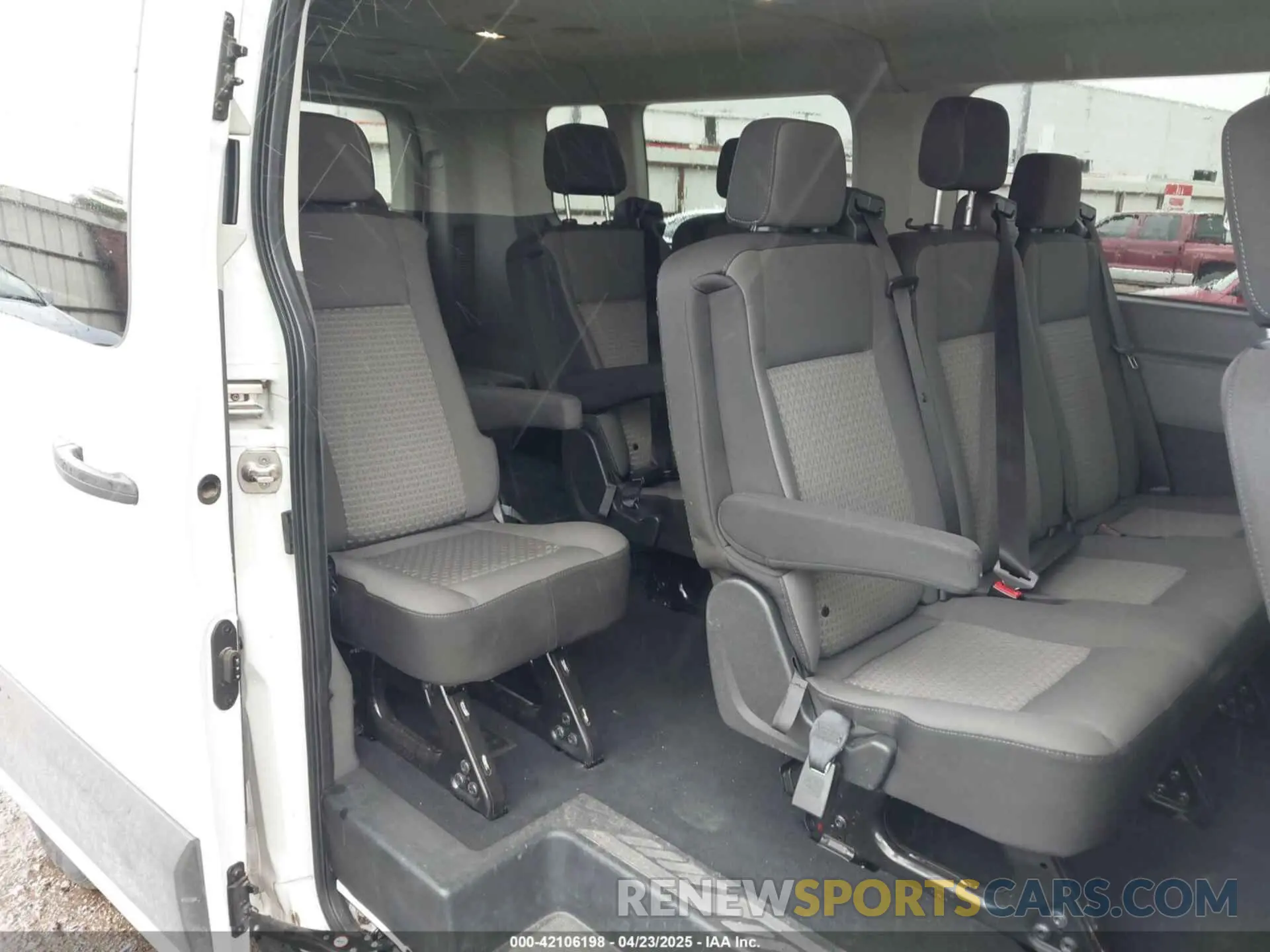 8 fotografías del automóvil dañado 1FBAX2YG2PKA91028 FORD TRANSIT-350 PASSENGER VAN 2023