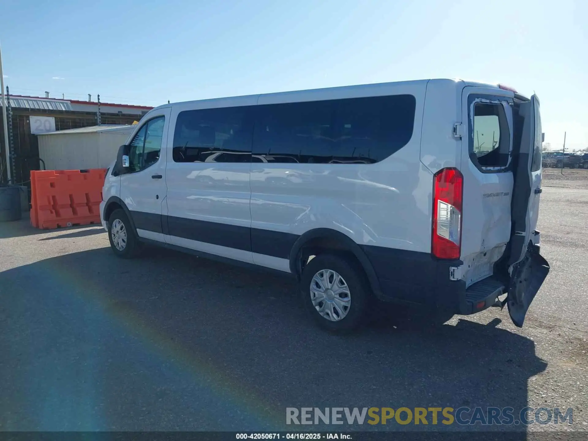 3 fotografías del automóvil dañado 1FBAX2YG2PKA93779 FORD TRANSIT-350 PASSENGER VAN 2023