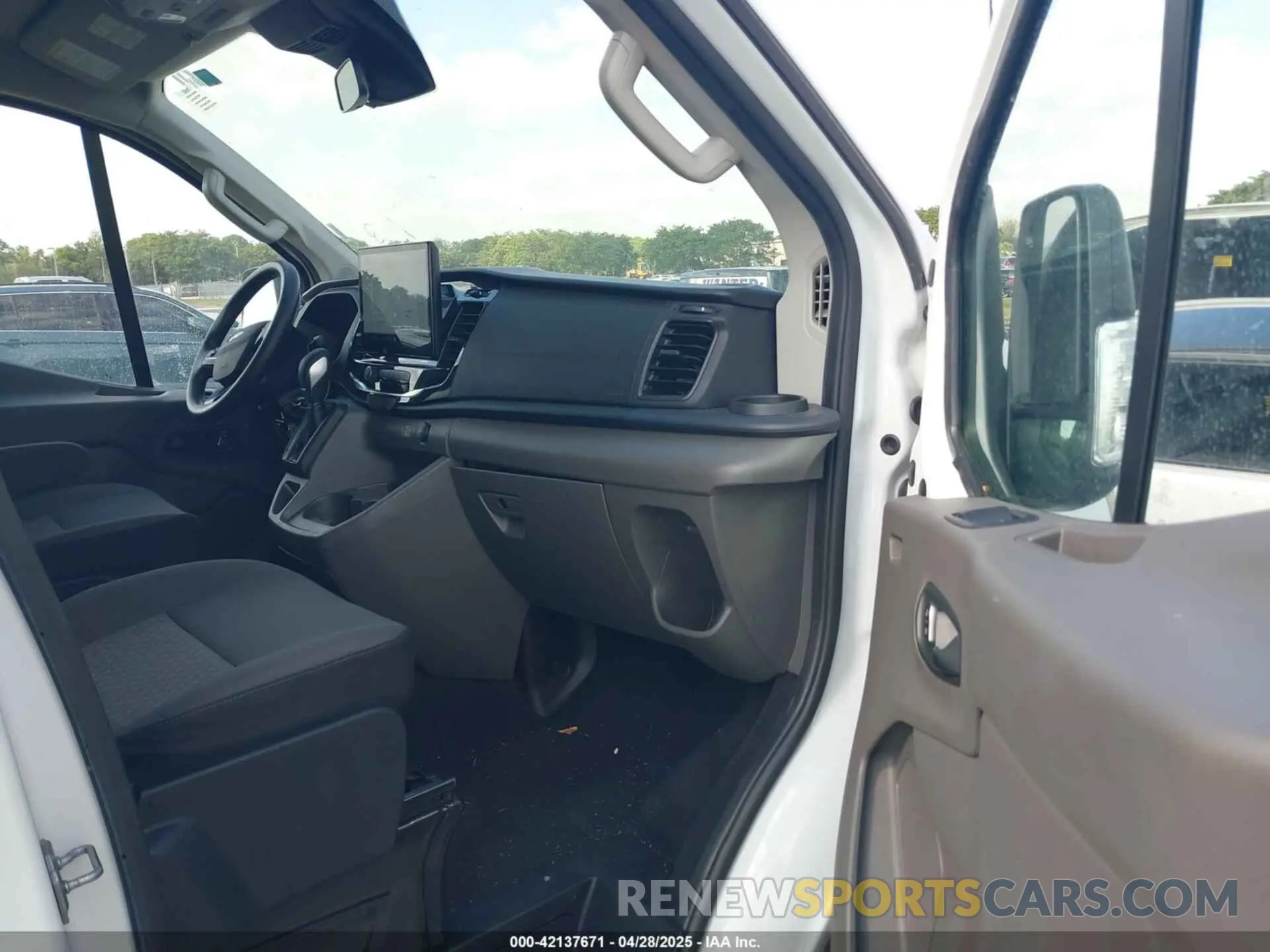 5 fotografías del automóvil dañado 1FBAX2YG6PKB08879 FORD TRANSIT-350 PASSENGER VAN 2023
