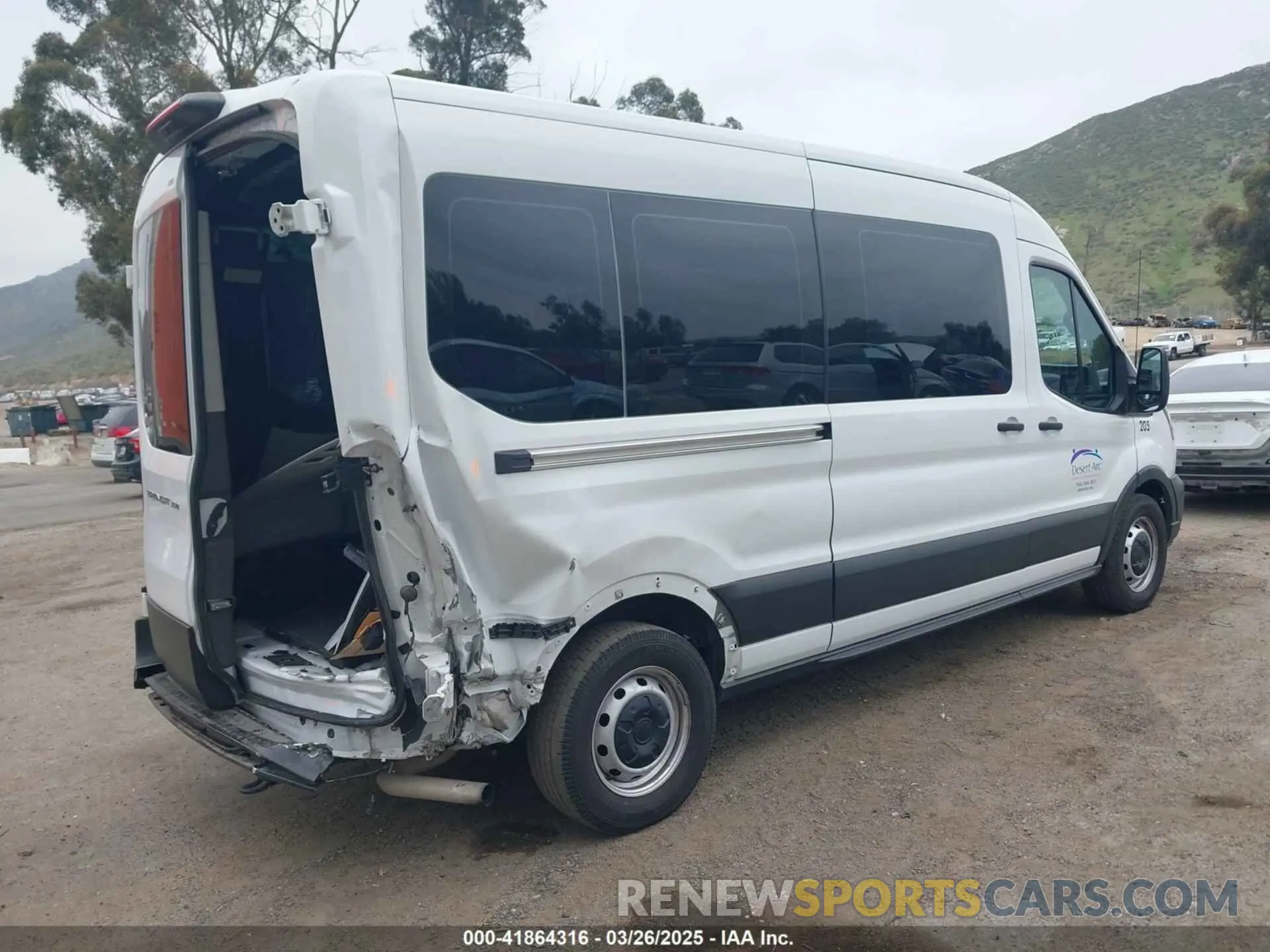 4 fotografías del automóvil dañado 1FDAX2C80PKA74557 FORD TRANSIT-350 PASSENGER VAN 2023