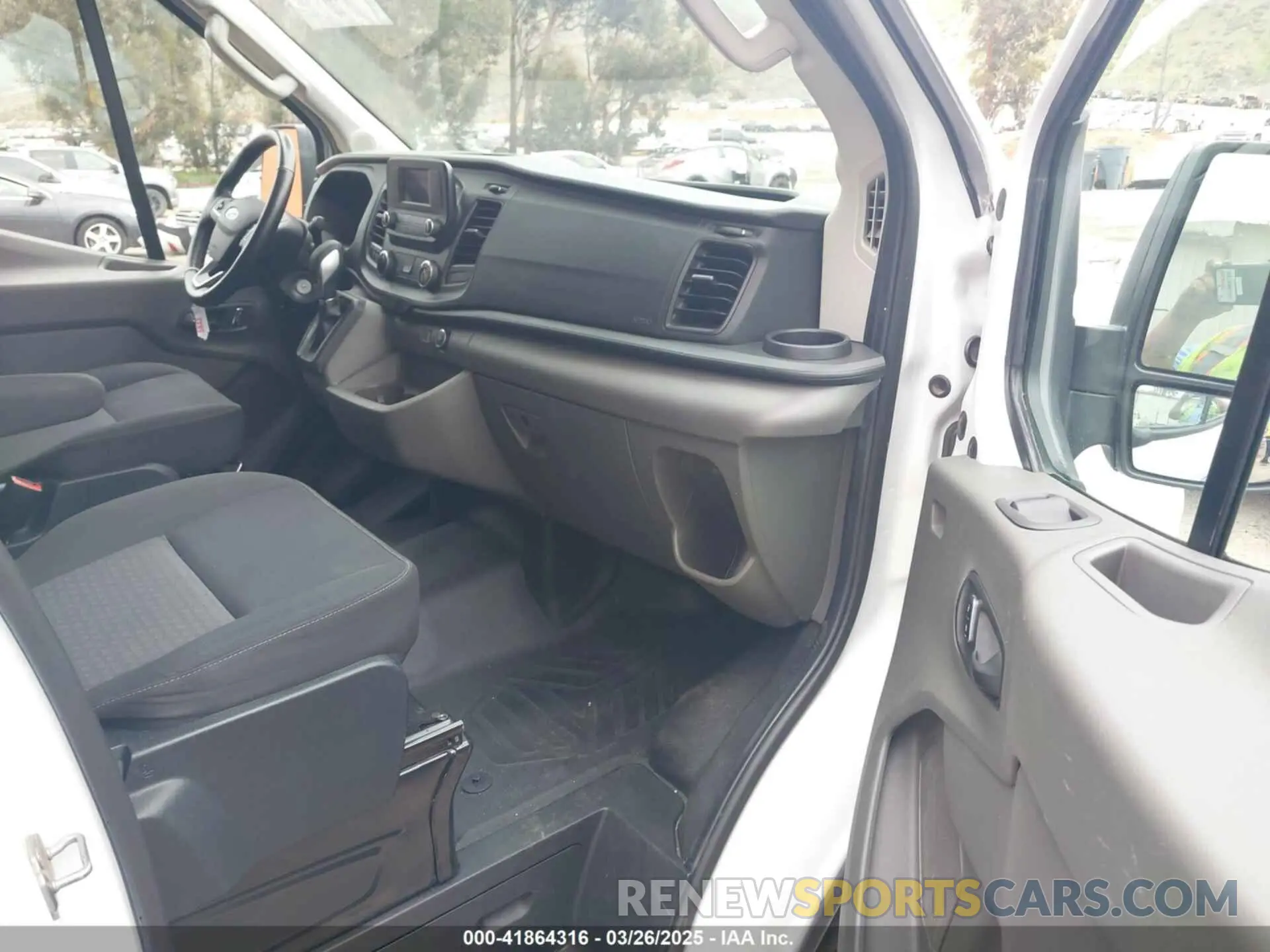5 fotografías del automóvil dañado 1FDAX2C80PKA74557 FORD TRANSIT-350 PASSENGER VAN 2023