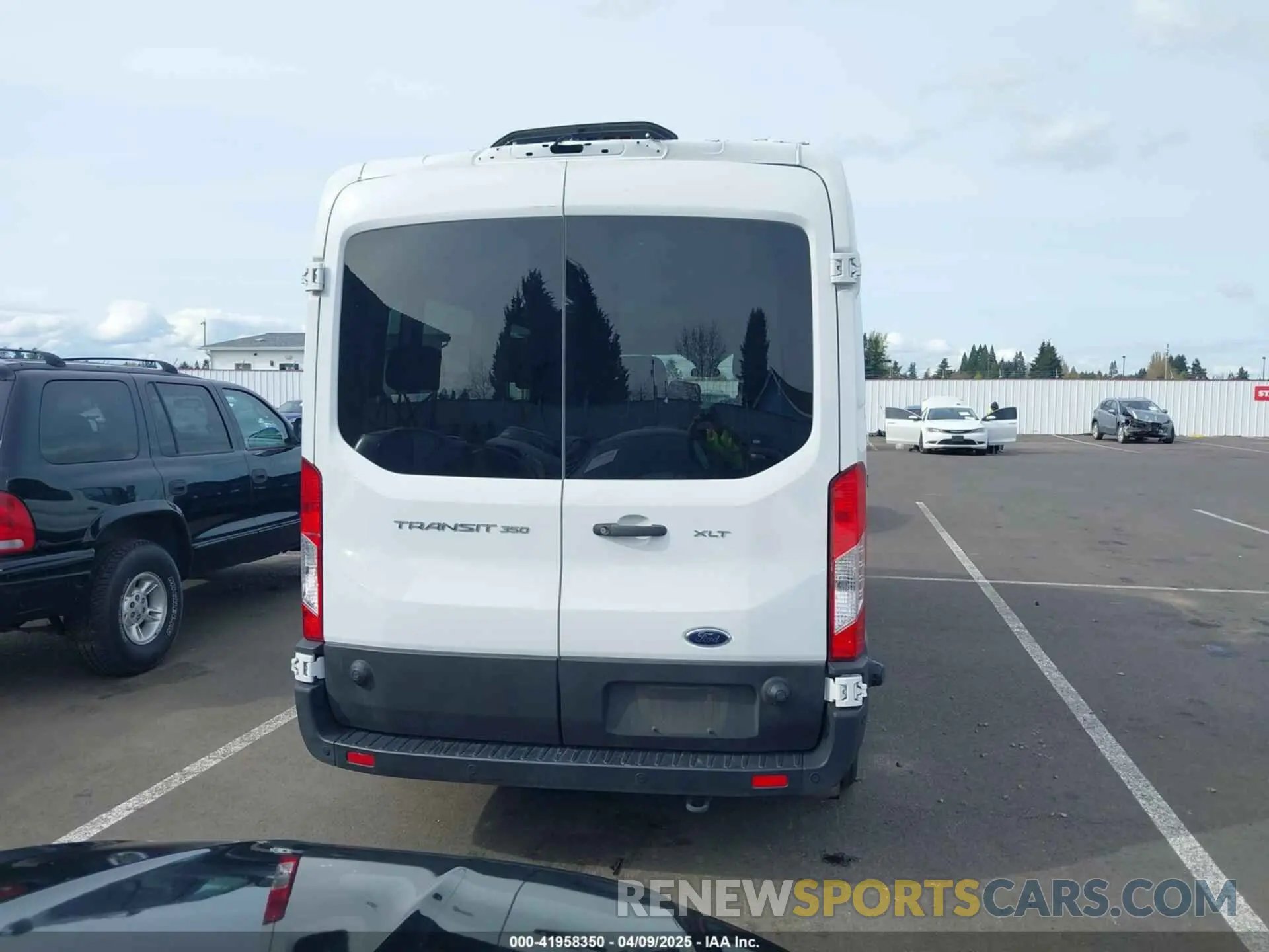 16 fotografías del automóvil dañado 1FBAX2C83RKA51950 FORD TRANSIT-350 PASSENGER VAN 2024