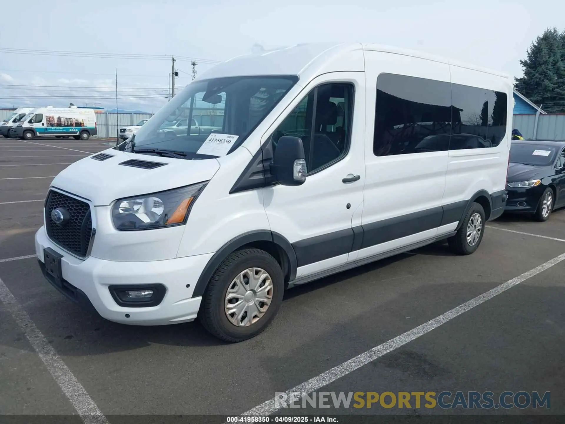 2 fotografías del automóvil dañado 1FBAX2C83RKA51950 FORD TRANSIT-350 PASSENGER VAN 2024