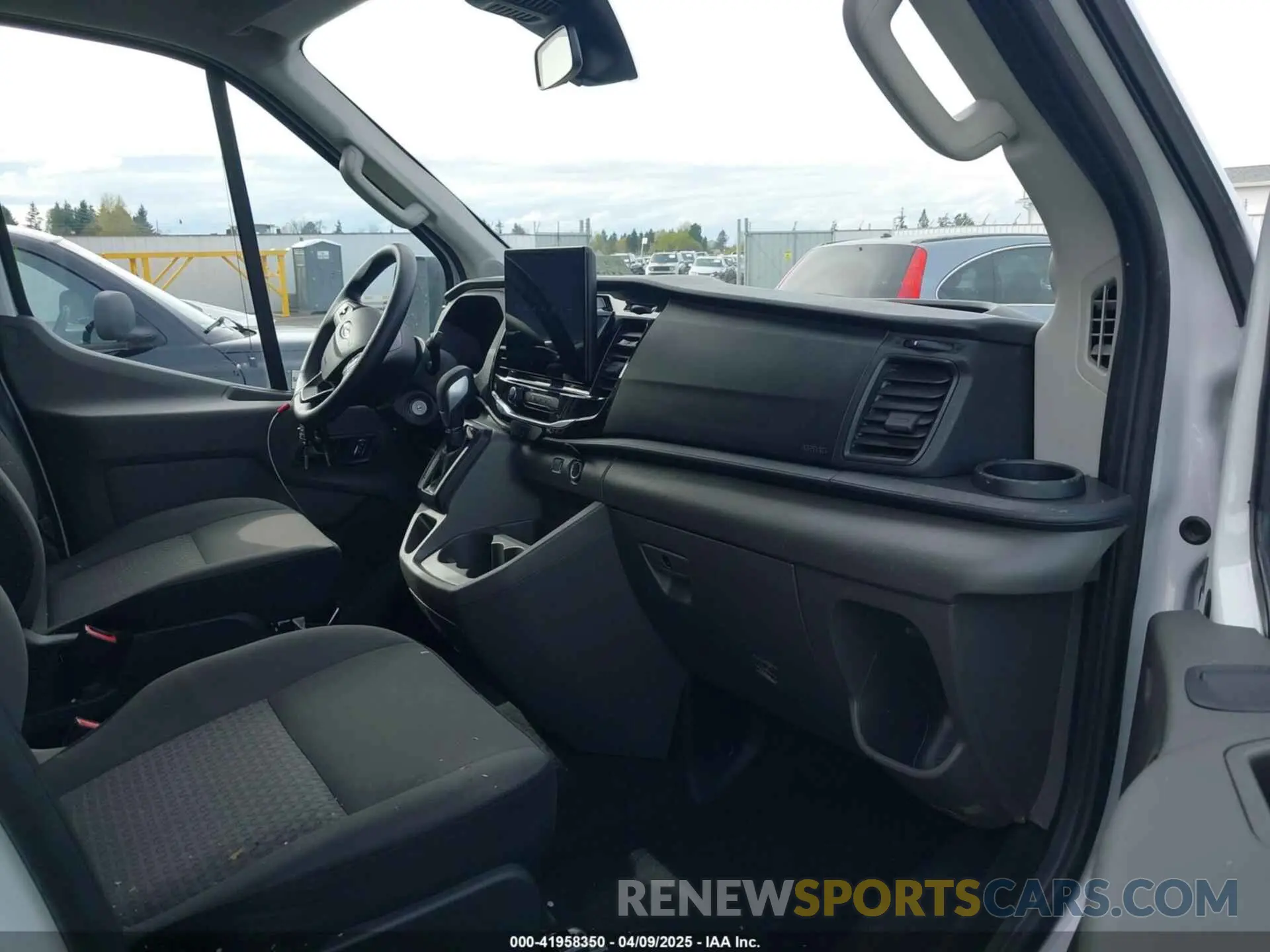 5 fotografías del automóvil dañado 1FBAX2C83RKA51950 FORD TRANSIT-350 PASSENGER VAN 2024