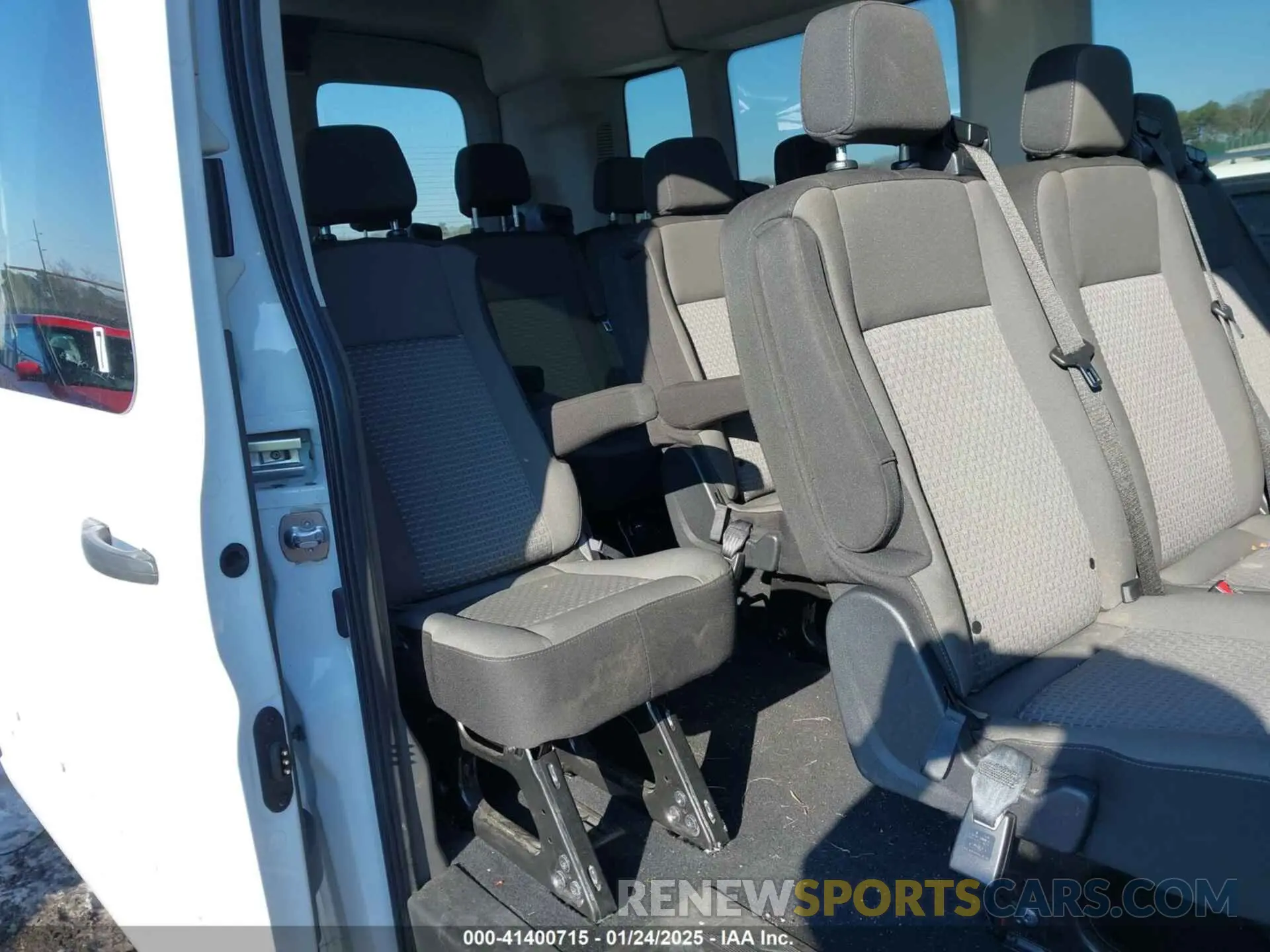 8 fotografías del automóvil dañado 1FBAX2C85RKA16018 FORD TRANSIT-350 PASSENGER VAN 2024