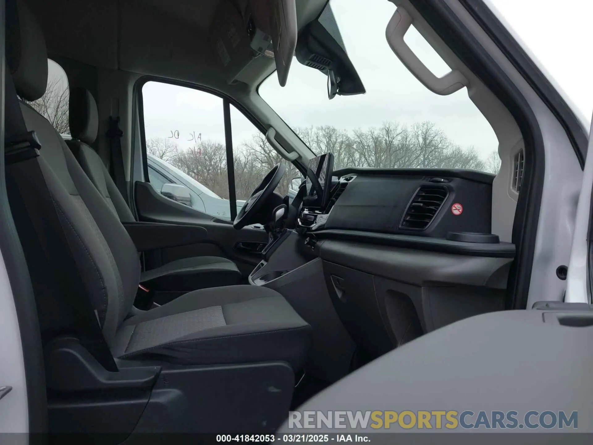 5 fotografías del automóvil dañado 1FBAX2C86RKA52252 FORD TRANSIT-350 PASSENGER VAN 2024
