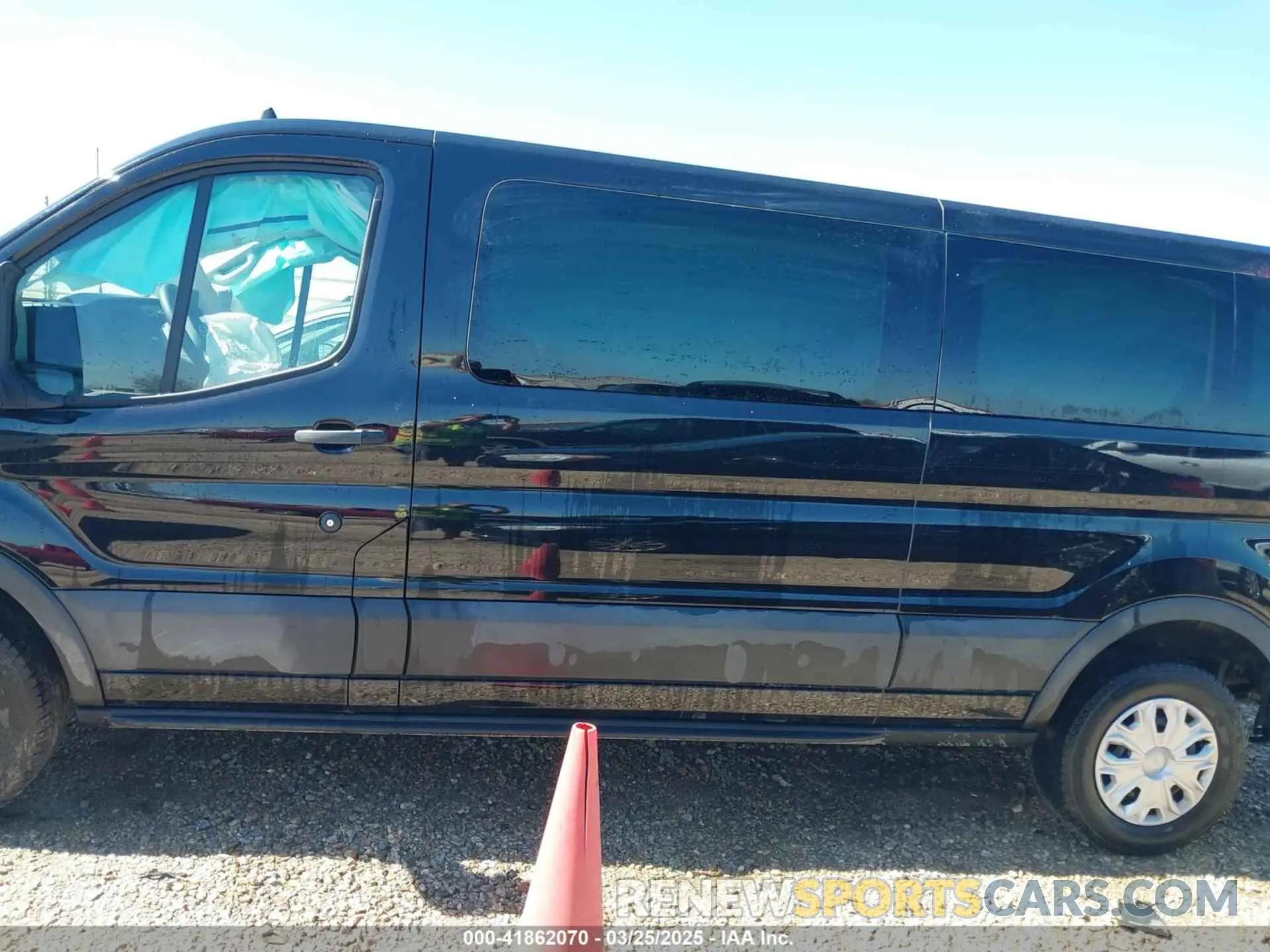 14 fotografías del automóvil dañado 1FBAX2Y80RKA16100 FORD TRANSIT-350 PASSENGER VAN 2024