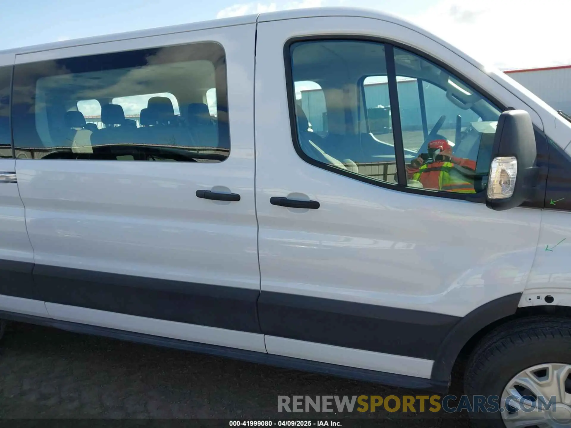 13 fotografías del automóvil dañado 1FBAX2Y81RKA73471 FORD TRANSIT-350 PASSENGER VAN 2024