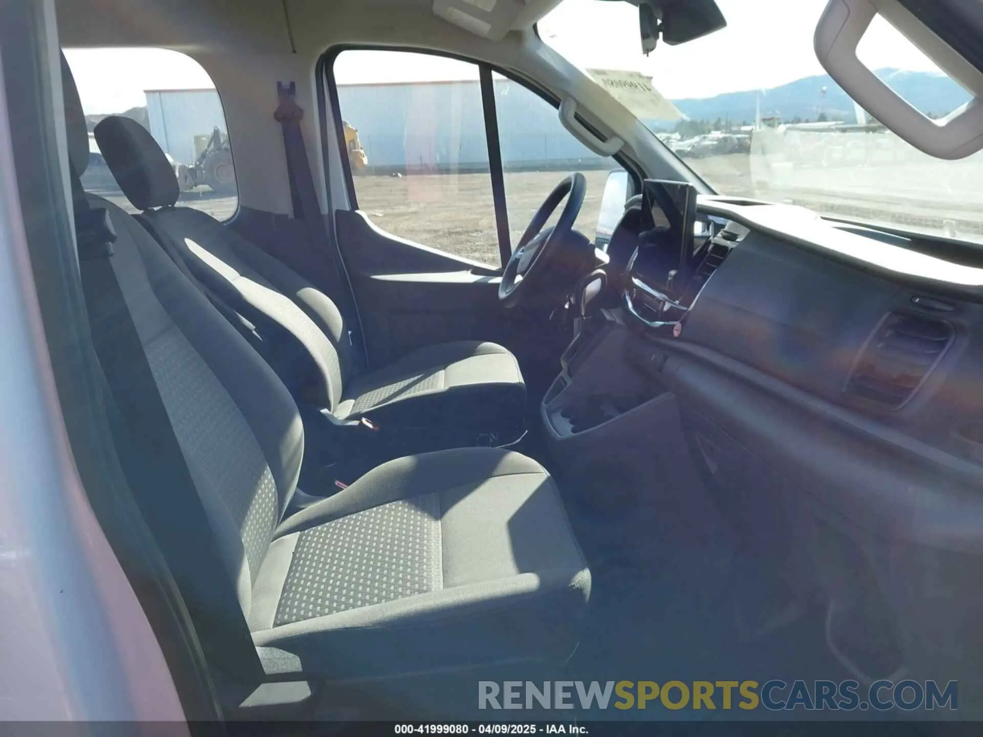 5 fotografías del automóvil dañado 1FBAX2Y81RKA73471 FORD TRANSIT-350 PASSENGER VAN 2024