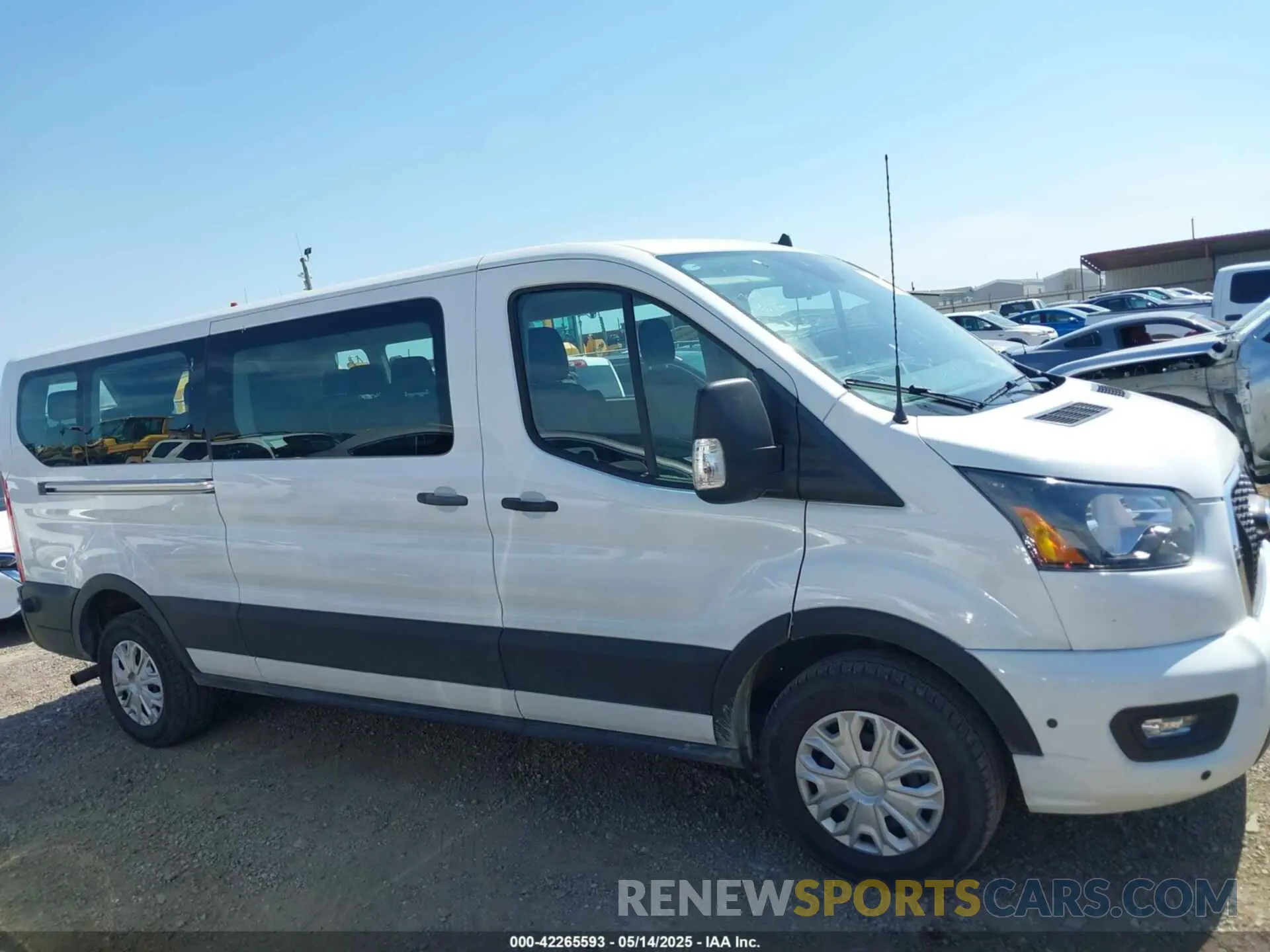 13 fotografías del automóvil dañado 1FBAX2Y86RKA08969 FORD TRANSIT-350 PASSENGER VAN 2024