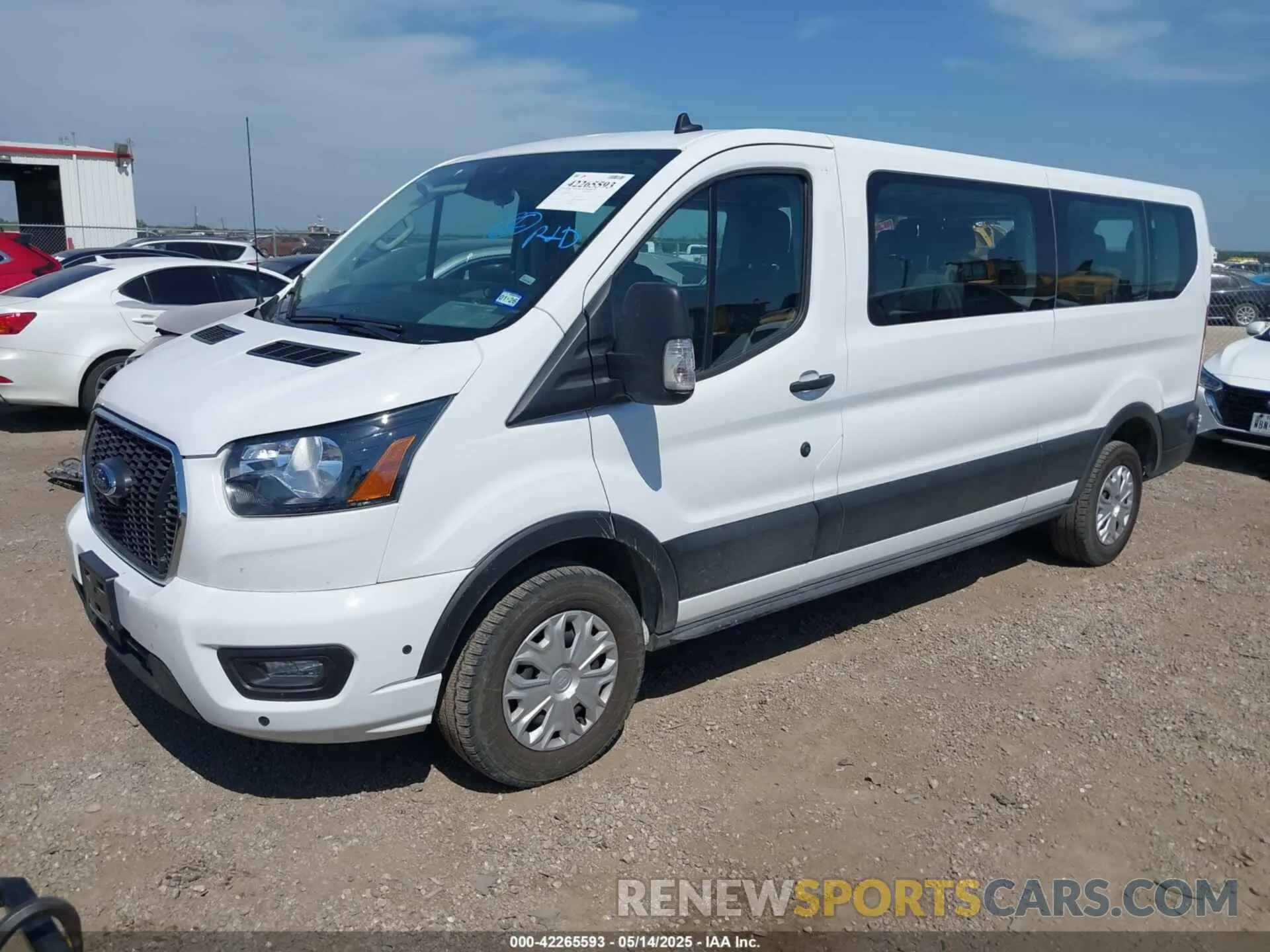 2 fotografías del automóvil dañado 1FBAX2Y86RKA08969 FORD TRANSIT-350 PASSENGER VAN 2024