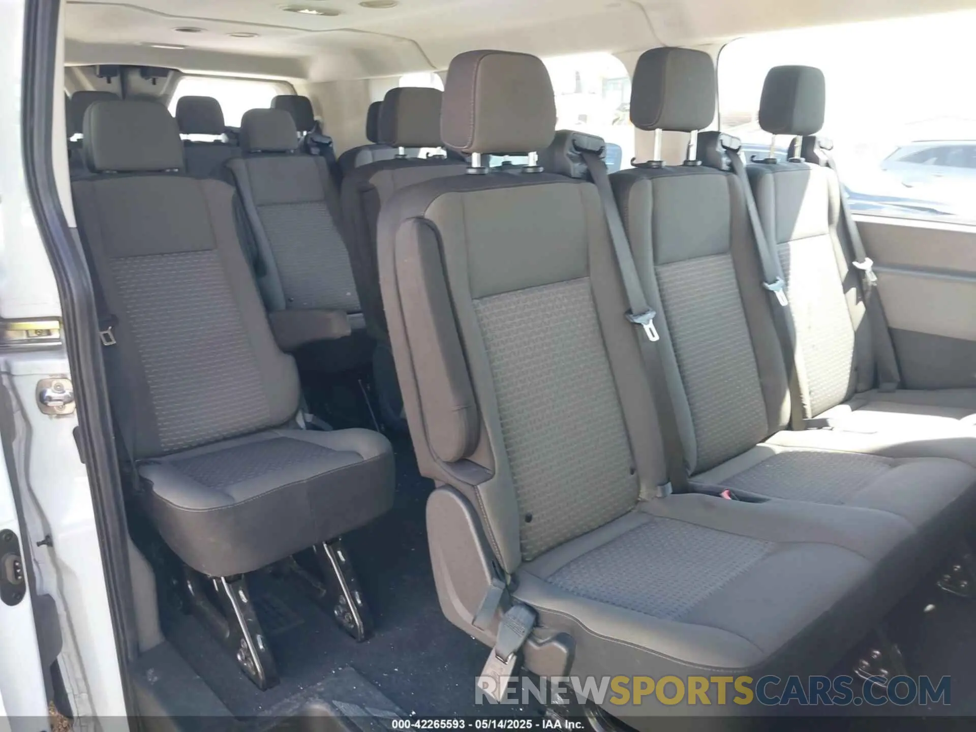 8 fotografías del automóvil dañado 1FBAX2Y86RKA08969 FORD TRANSIT-350 PASSENGER VAN 2024
