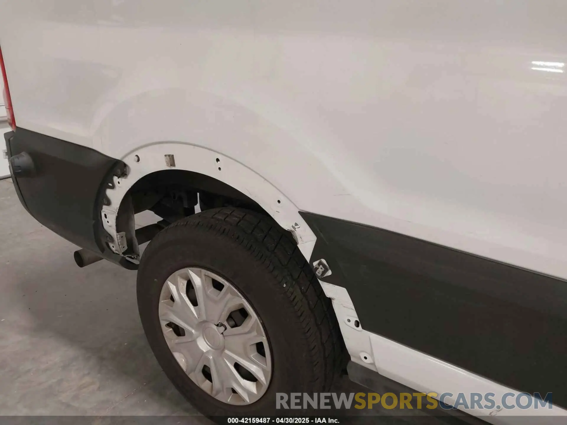 17 fotografías del automóvil dañado 1FBAX2Y88RKA83401 FORD TRANSIT-350 PASSENGER VAN 2024