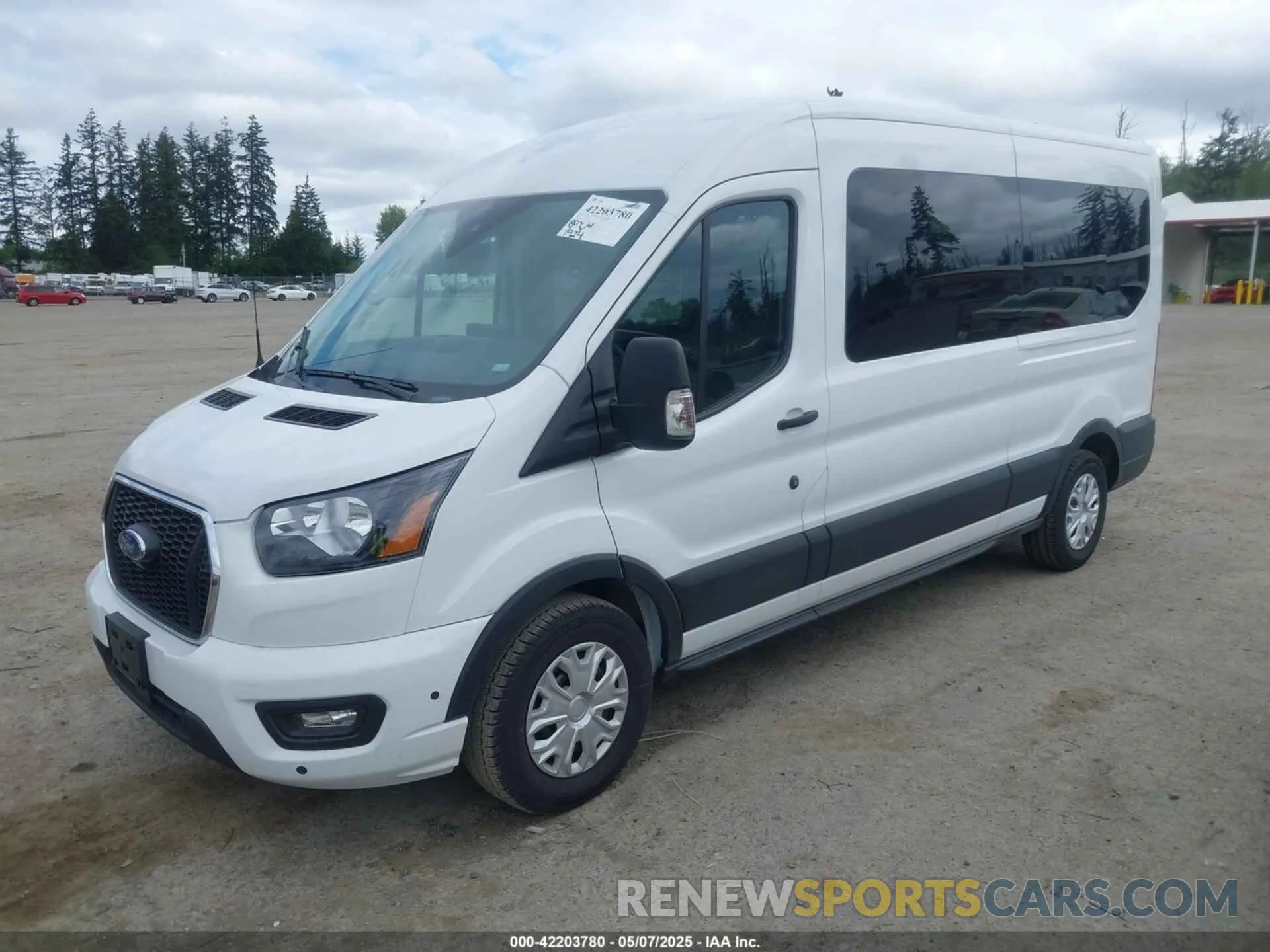 2 fotografías del automóvil dañado 1FBAX2C87SKA21405 FORD TRANSIT-350 PASSENGER VAN 2025