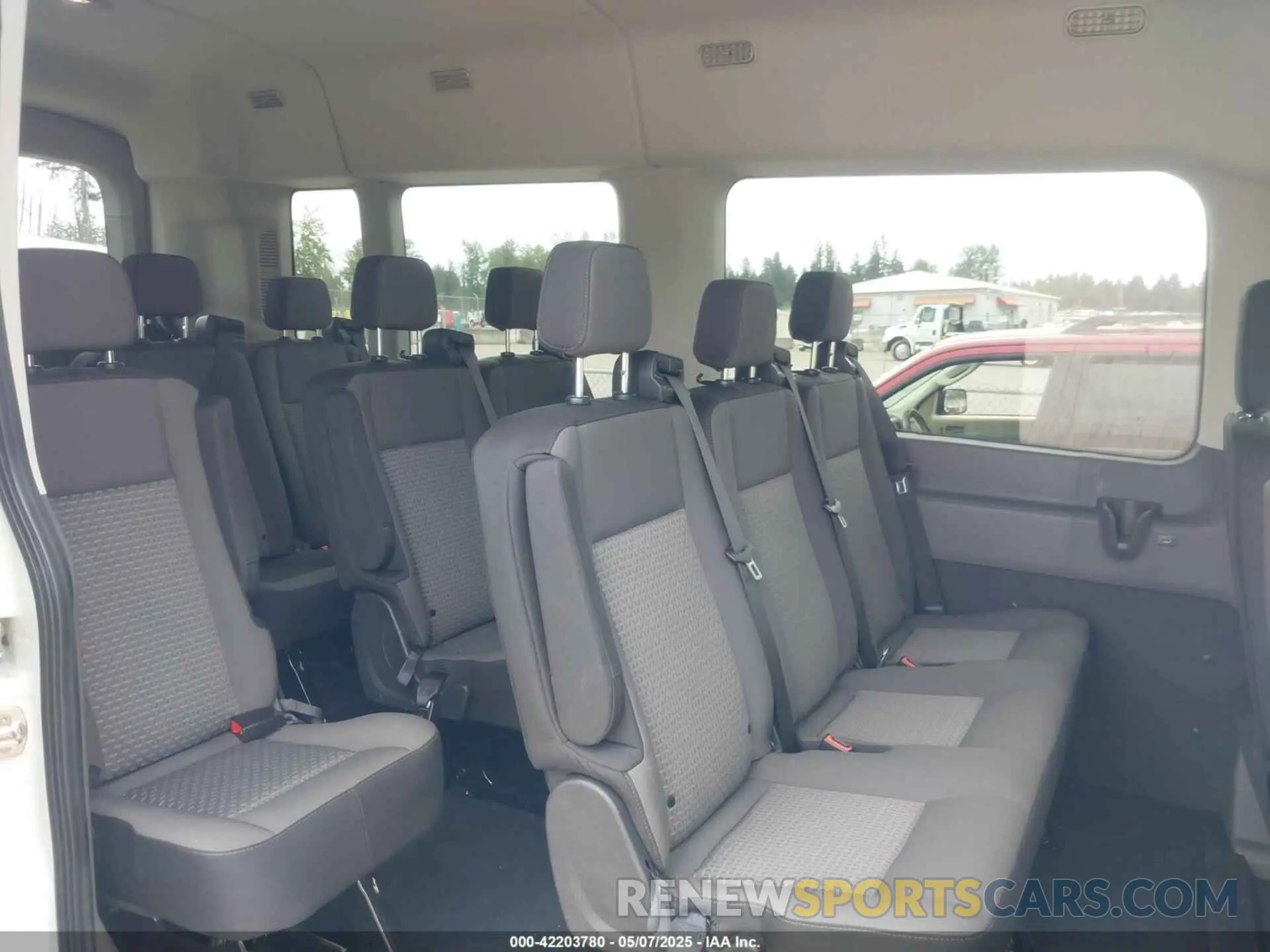 8 fotografías del automóvil dañado 1FBAX2C87SKA21405 FORD TRANSIT-350 PASSENGER VAN 2025