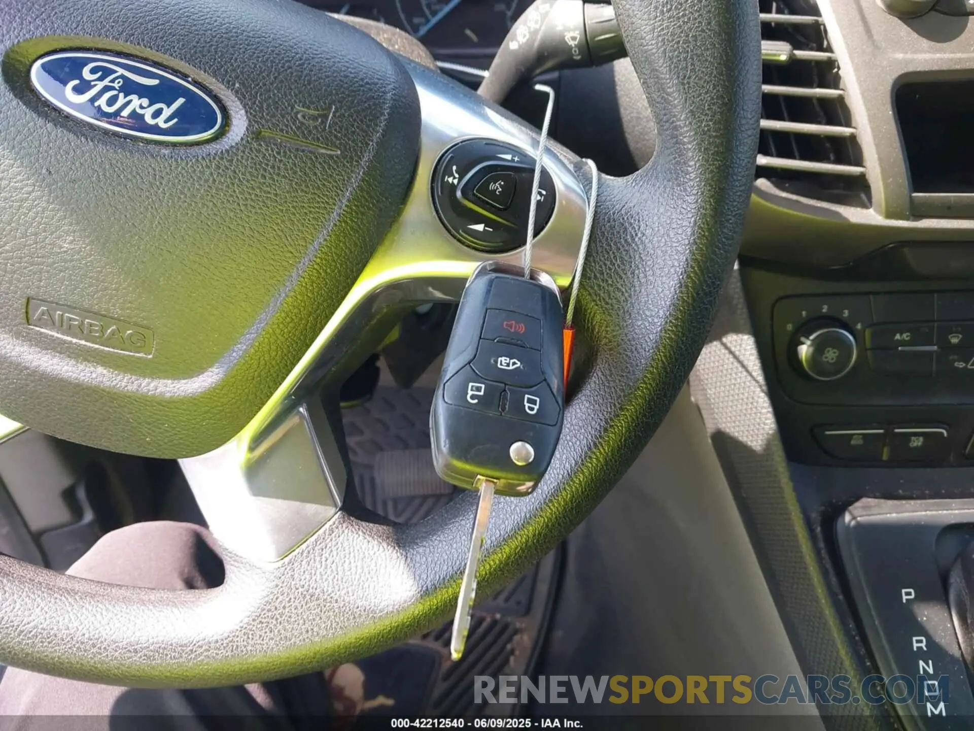 11 fotografías del automóvil dañado NM0LS7E26K1417871 FORD TRANSIT CONNECT 2019