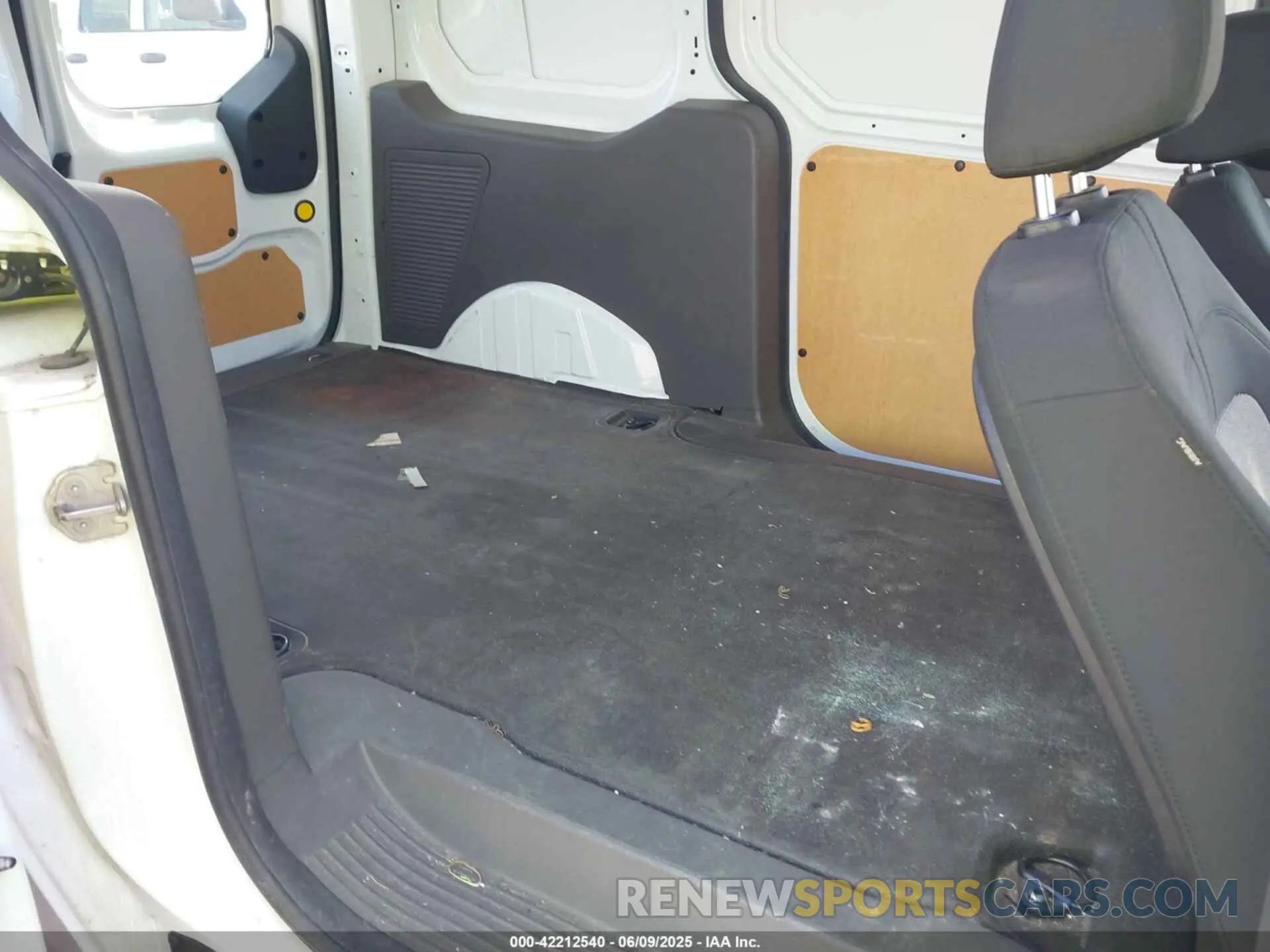 8 fotografías del automóvil dañado NM0LS7E26K1417871 FORD TRANSIT CONNECT 2019