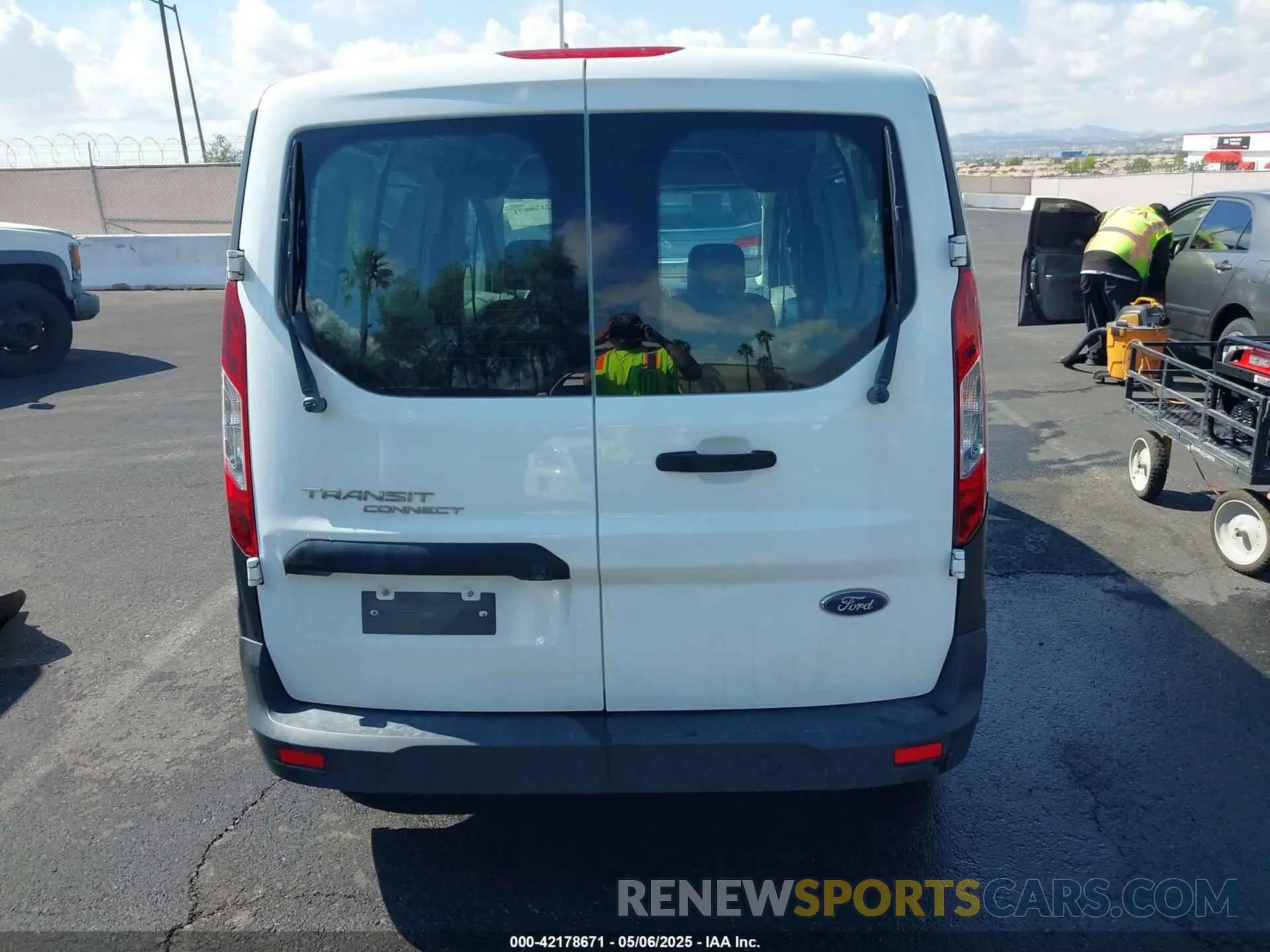 16 fotografías del automóvil dañado NM0LS7E29K1417122 FORD TRANSIT CONNECT 2019