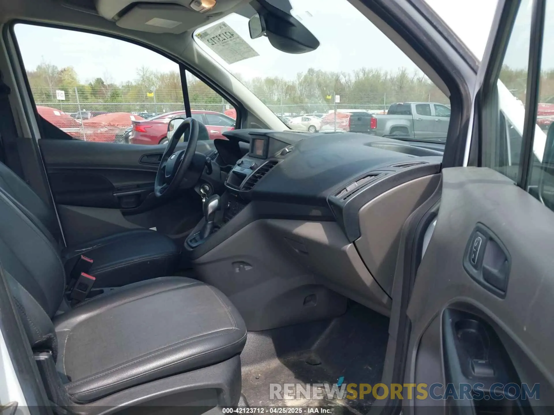 5 fotografías del automóvil dañado NM0LS7E2XK1401477 FORD TRANSIT CONNECT 2019