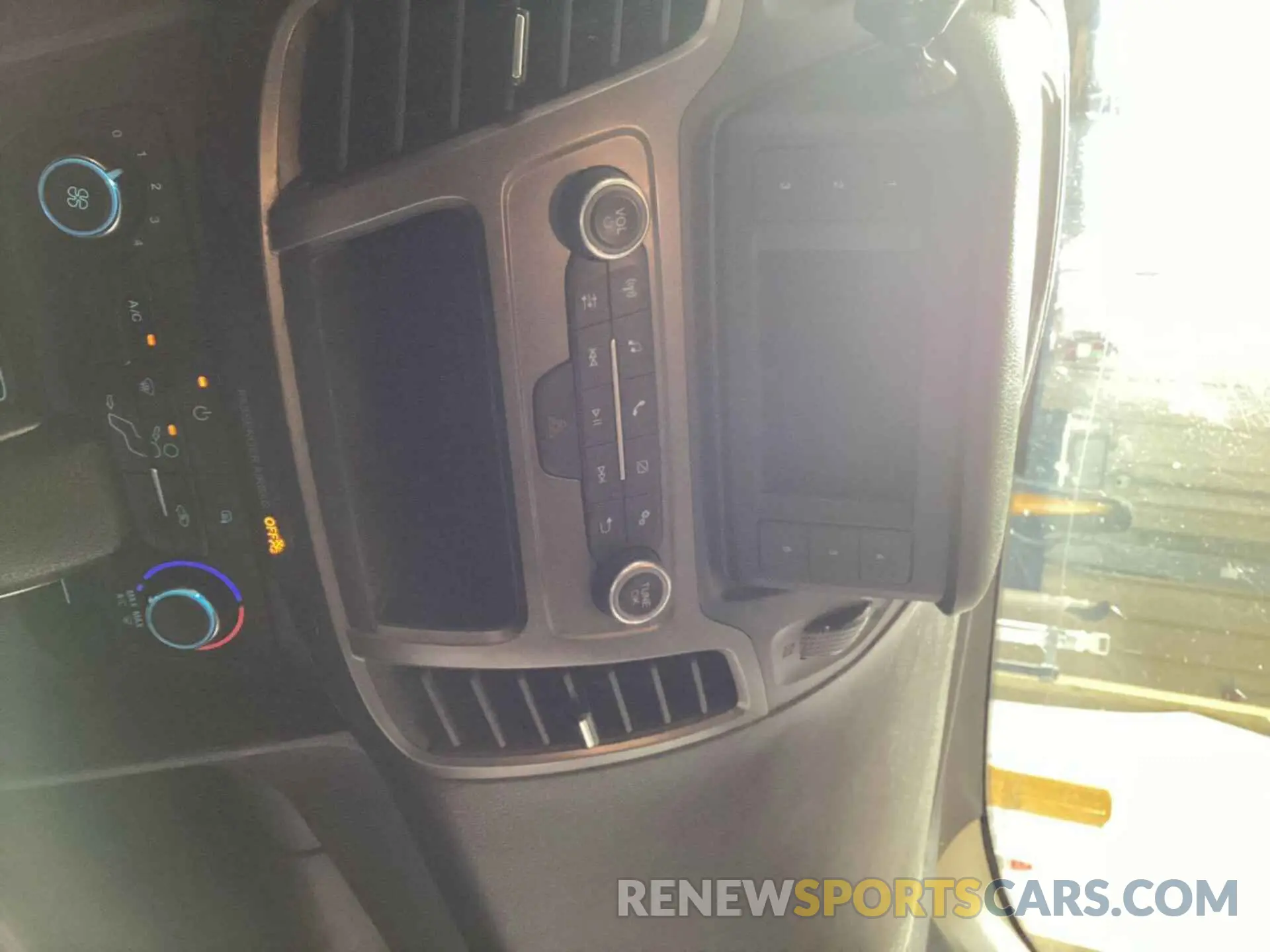 24 fotografías del automóvil dañado NM0LS7E22L1480774 FORD TRANSIT CONNECT 2020