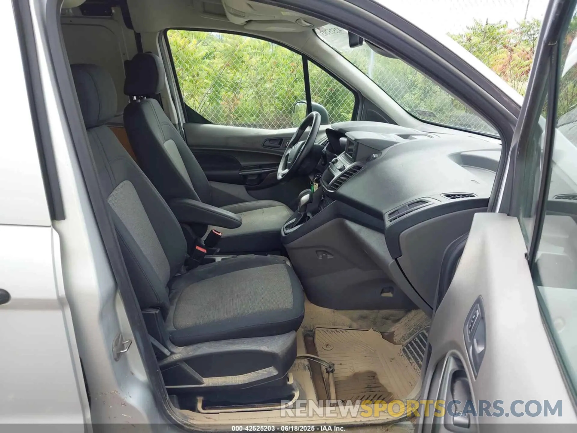 5 fotografías del automóvil dañado NM0LS7E25L1472314 FORD TRANSIT CONNECT 2020