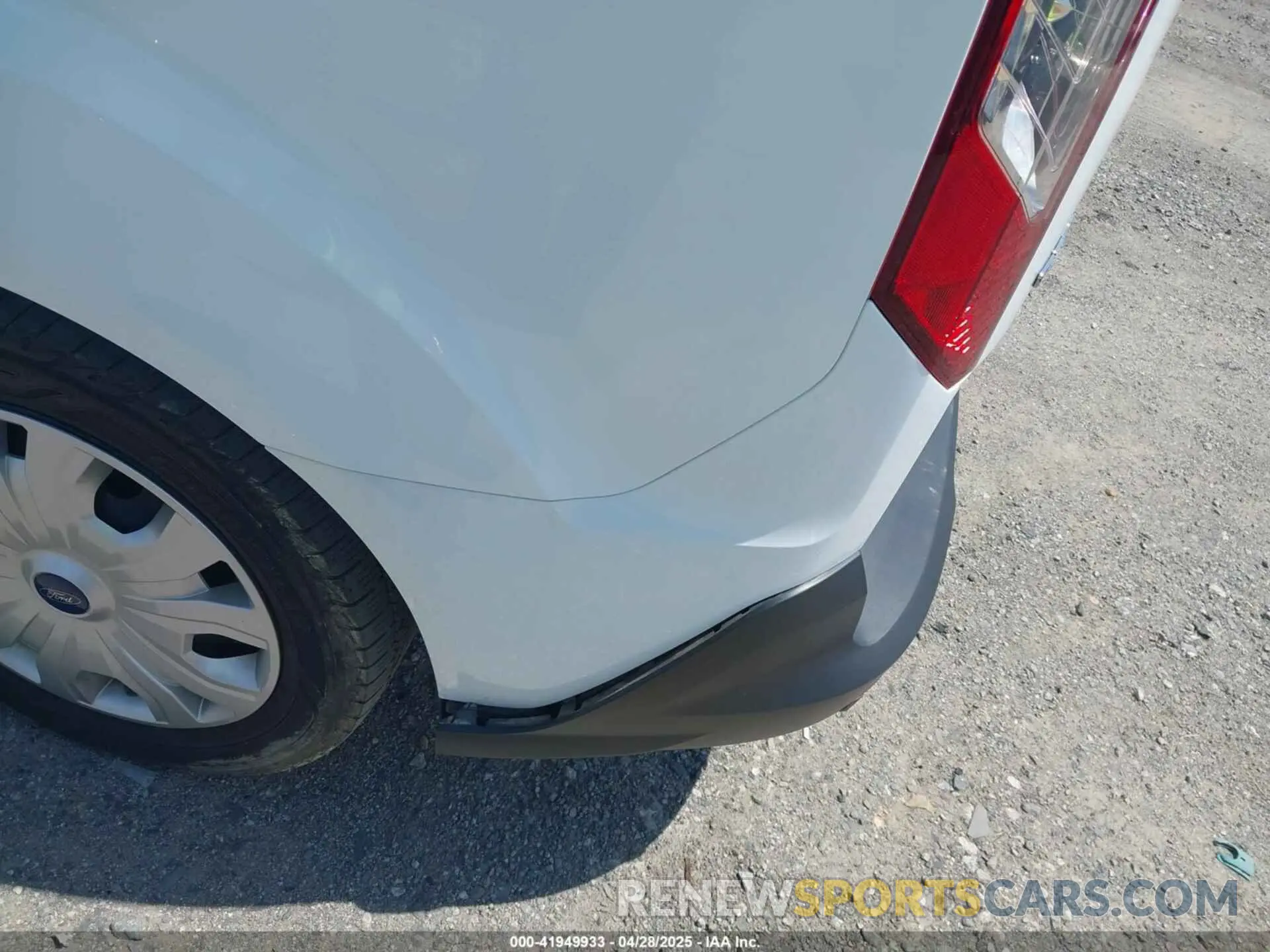18 fotografías del automóvil dañado NM0LE7T24N1518034 FORD TRANSIT CONNECT 2022