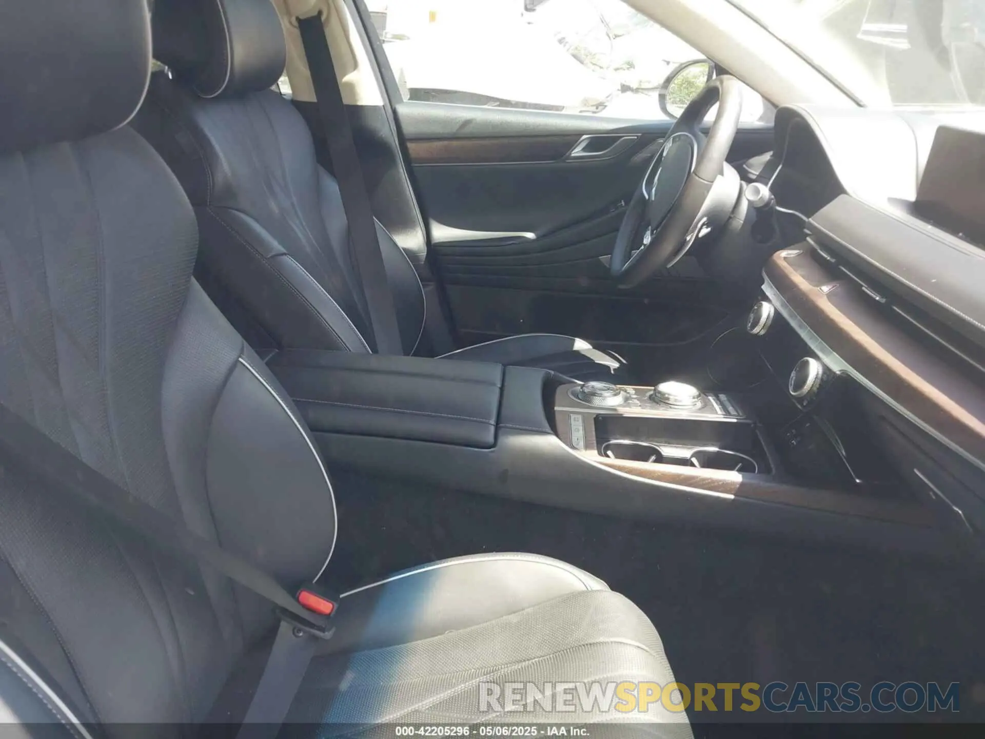 5 fotografías del automóvil dañado KMTGE4S15PU007107 GENESIS ELECTRIFIED G80 2023