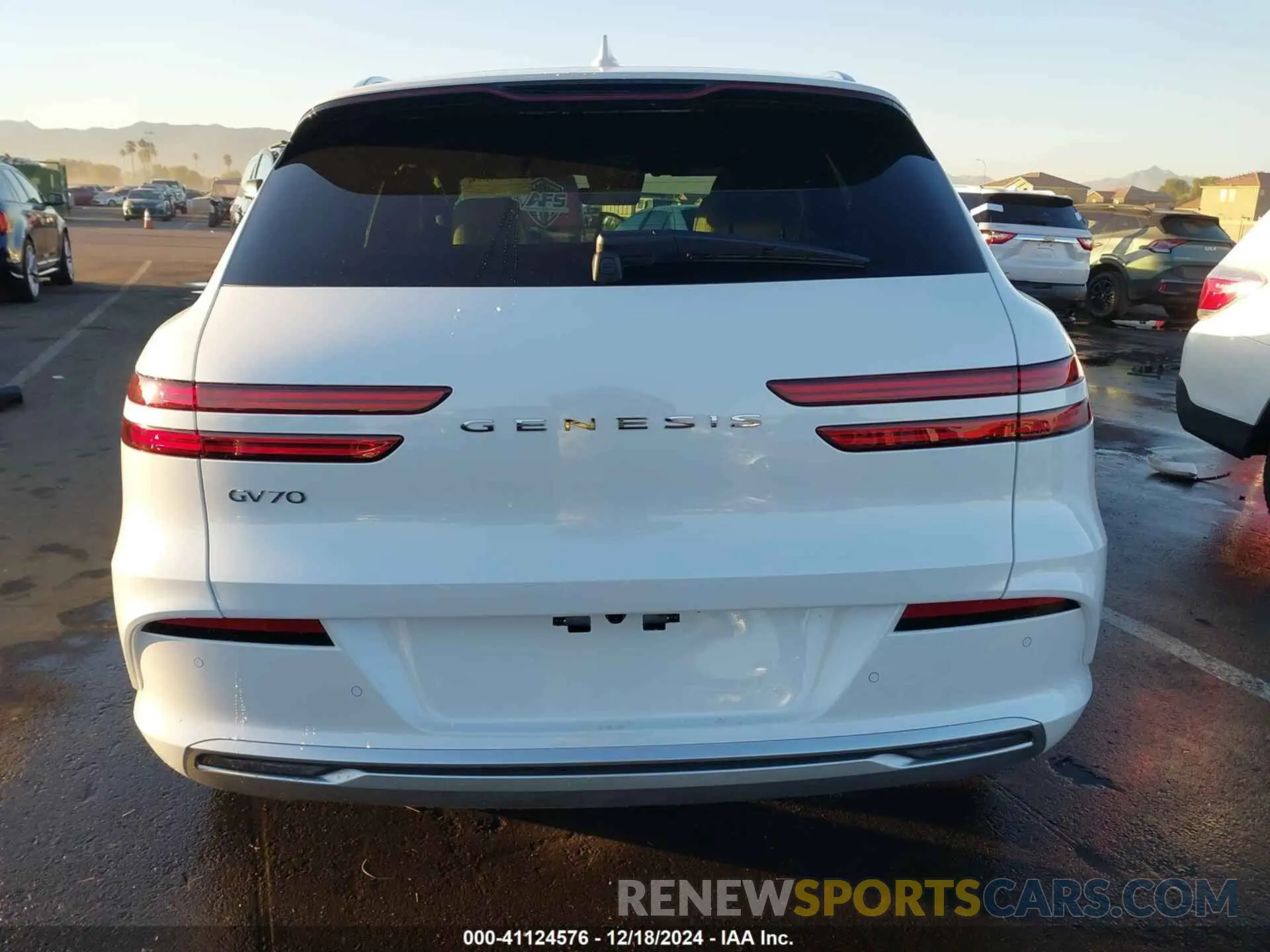 16 fotografías del automóvil dañado 5NMMCET18RH003235 GENESIS ELECTRIFIED GV70 2024
