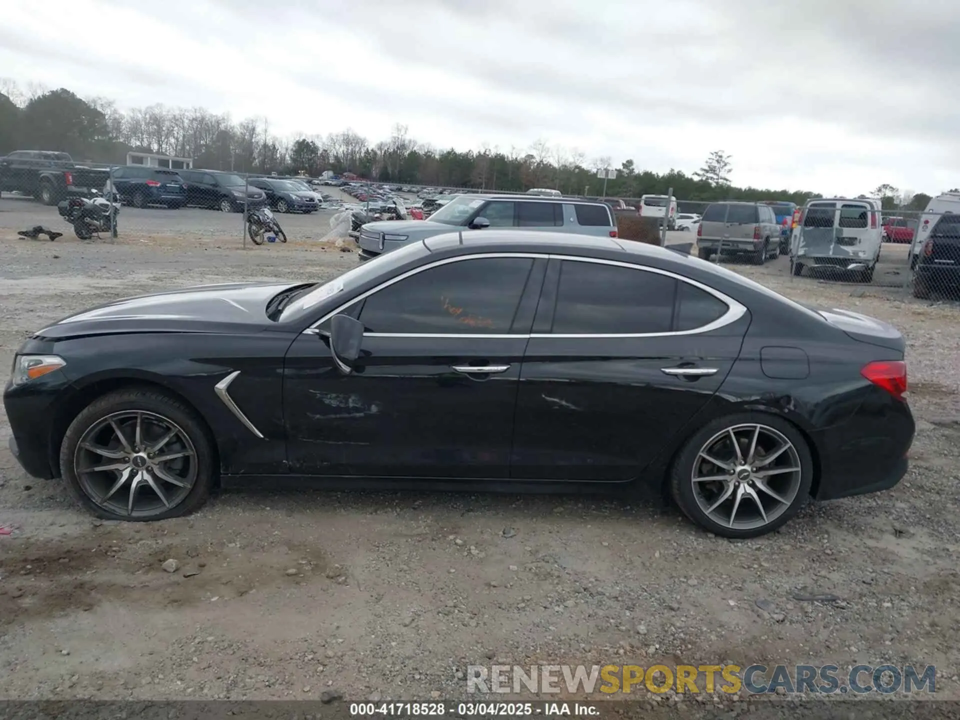 14 fotografías del automóvil dañado KMTG44LA0KU038176 GENESIS G70 2019