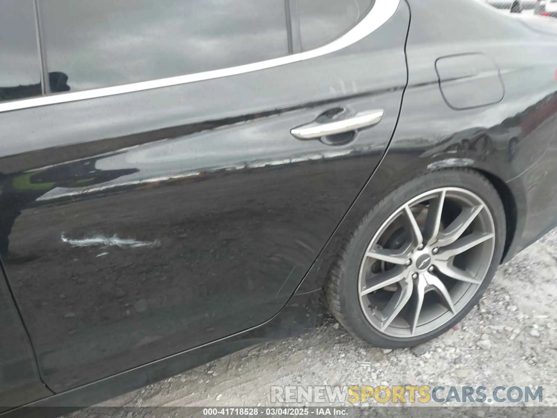 18 fotografías del automóvil dañado KMTG44LA0KU038176 GENESIS G70 2019