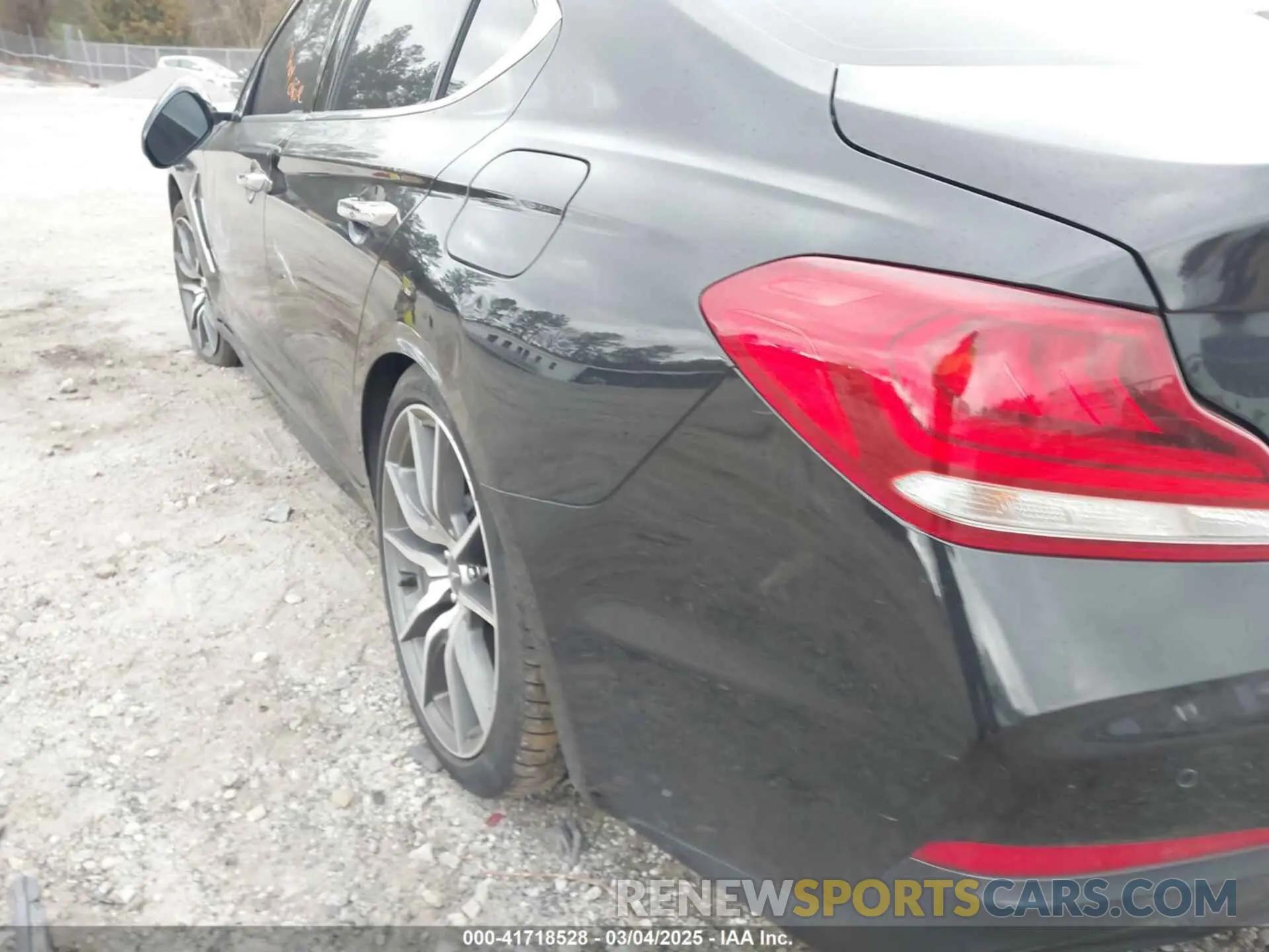19 fotografías del automóvil dañado KMTG44LA0KU038176 GENESIS G70 2019