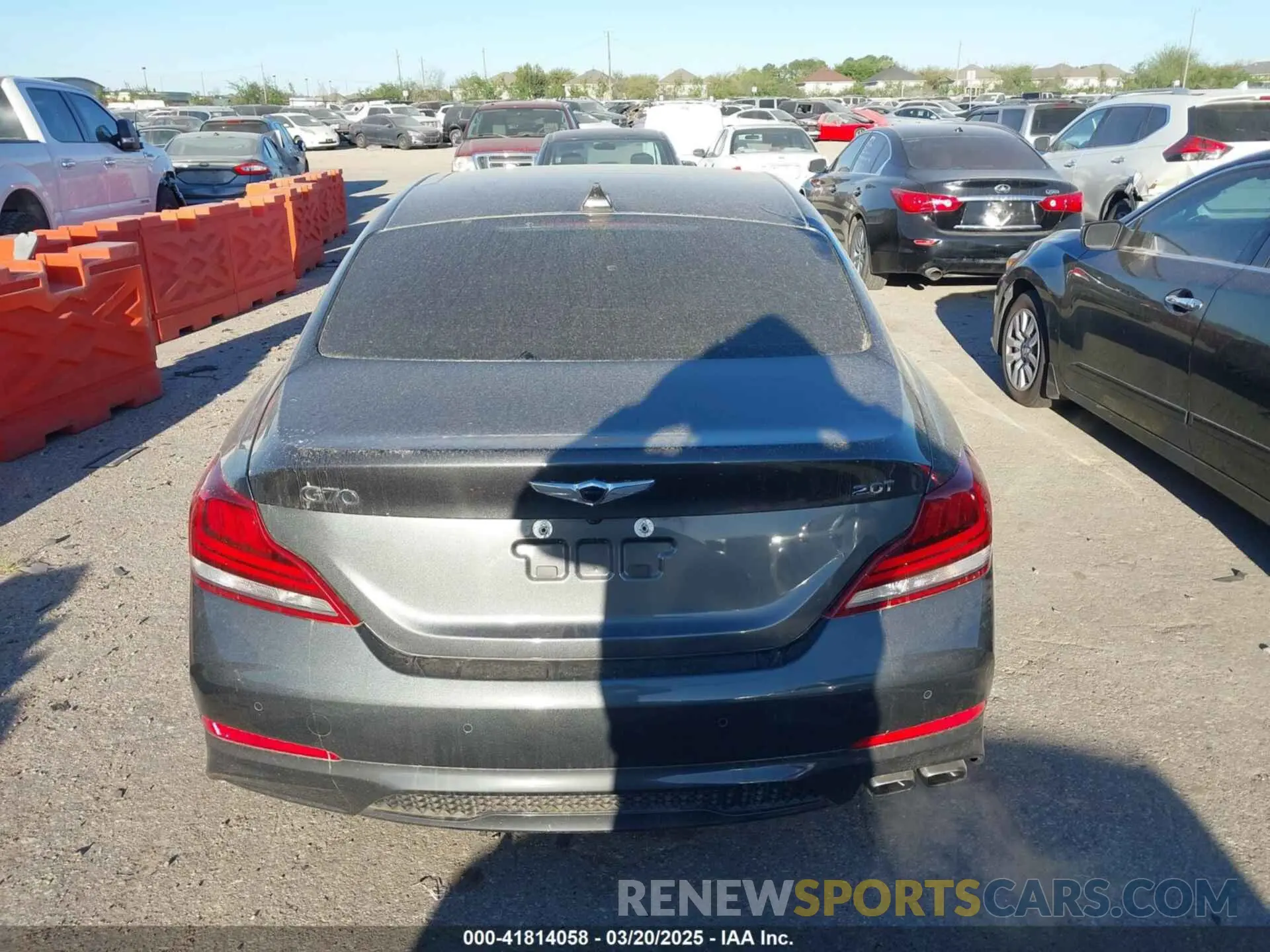 17 fotografías del automóvil dañado KMTG44LA3KU026670 GENESIS G70 2019