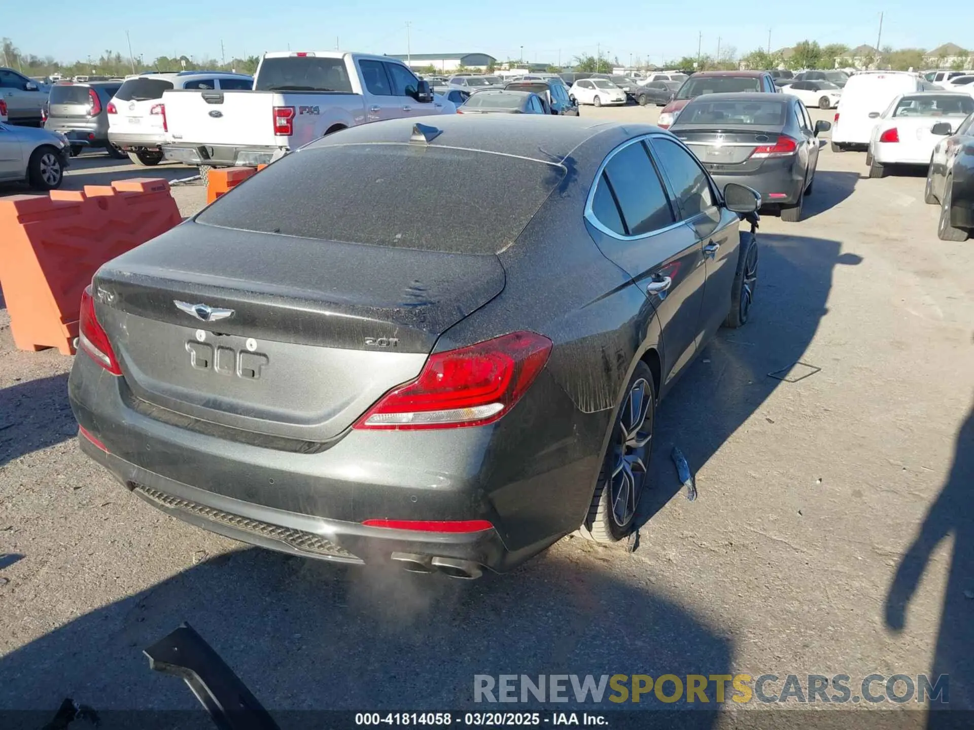 4 fotografías del automóvil dañado KMTG44LA3KU026670 GENESIS G70 2019